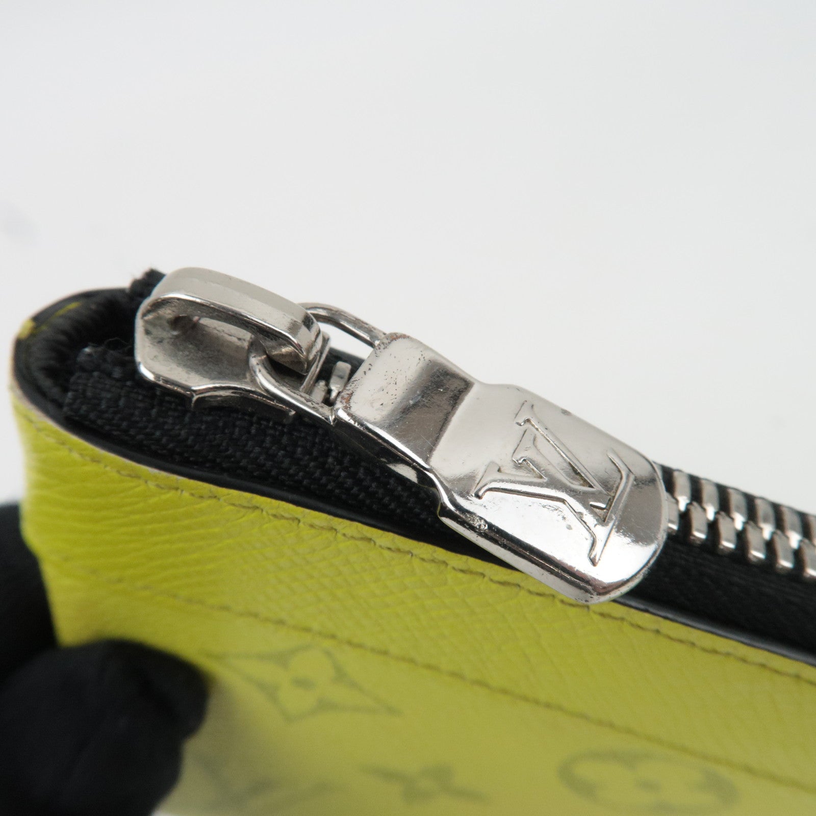 Louis Vuitton Taigarama Pochette Discovery PM Pouch Jaune M30581 SP1159