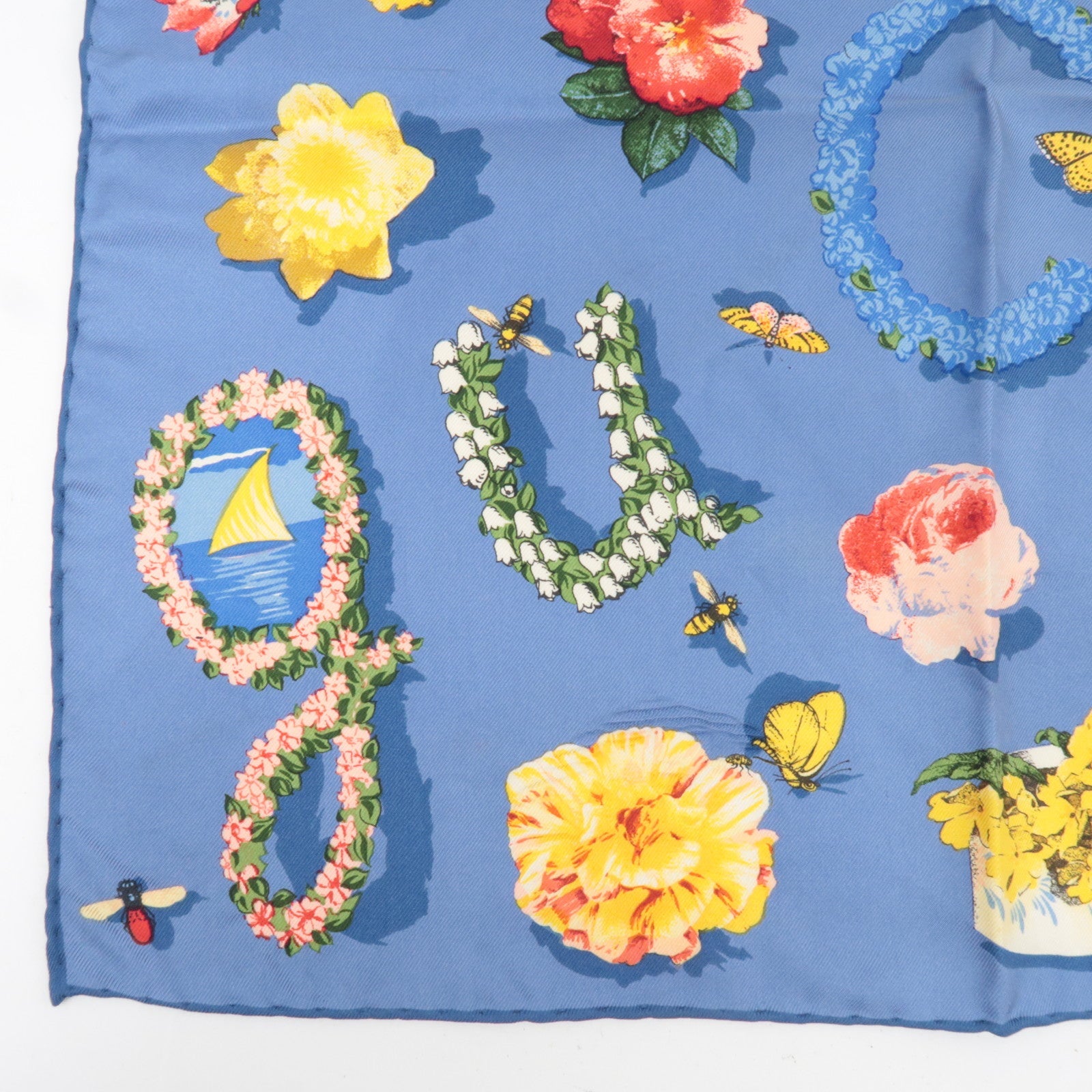 GUCCI Flower Print Scarf 100% Silk Blue