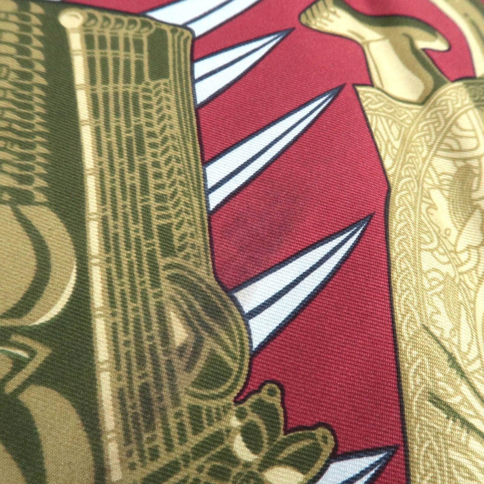 HERMES Carre 90 Scarf Tresor Royal du Benin 100% Silk Bordeaux