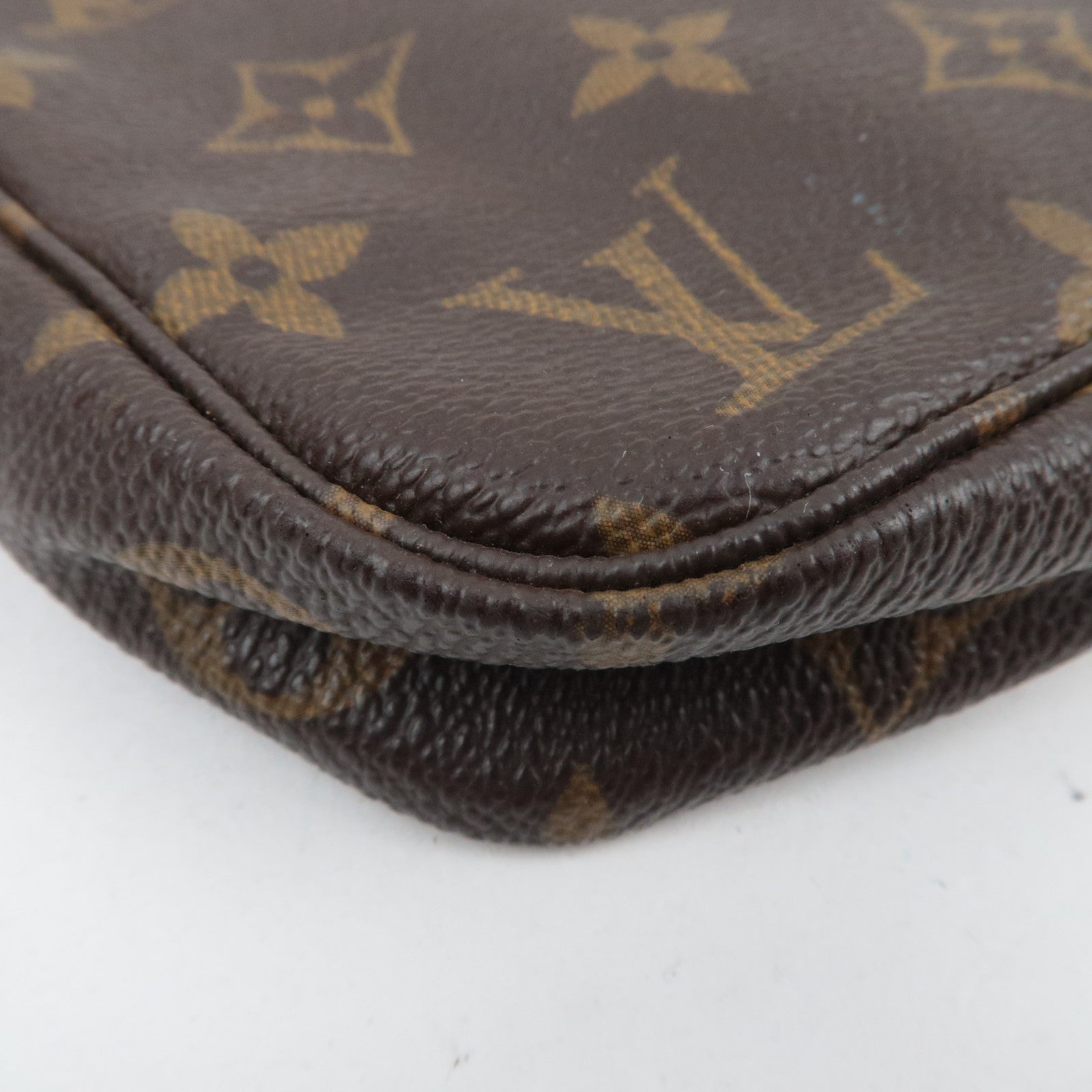 Louis Vuitton Monogram Pochette Accessoires Handbag M51980 CA1057