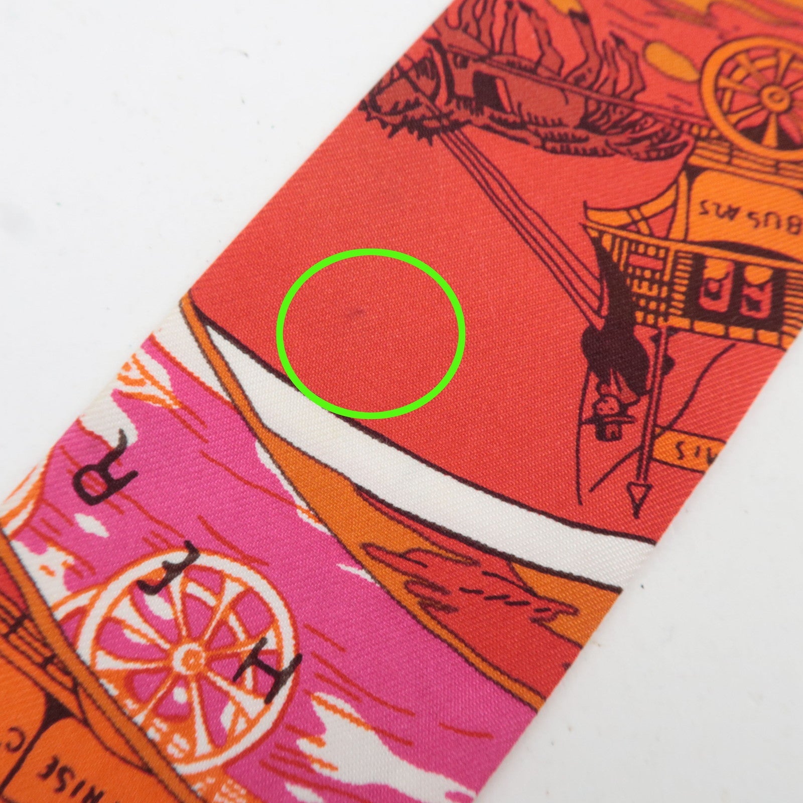 HERMES Twilly Scarf JEU DES ET DAMES OMNIBUS BLANCHES 100% Silk Red