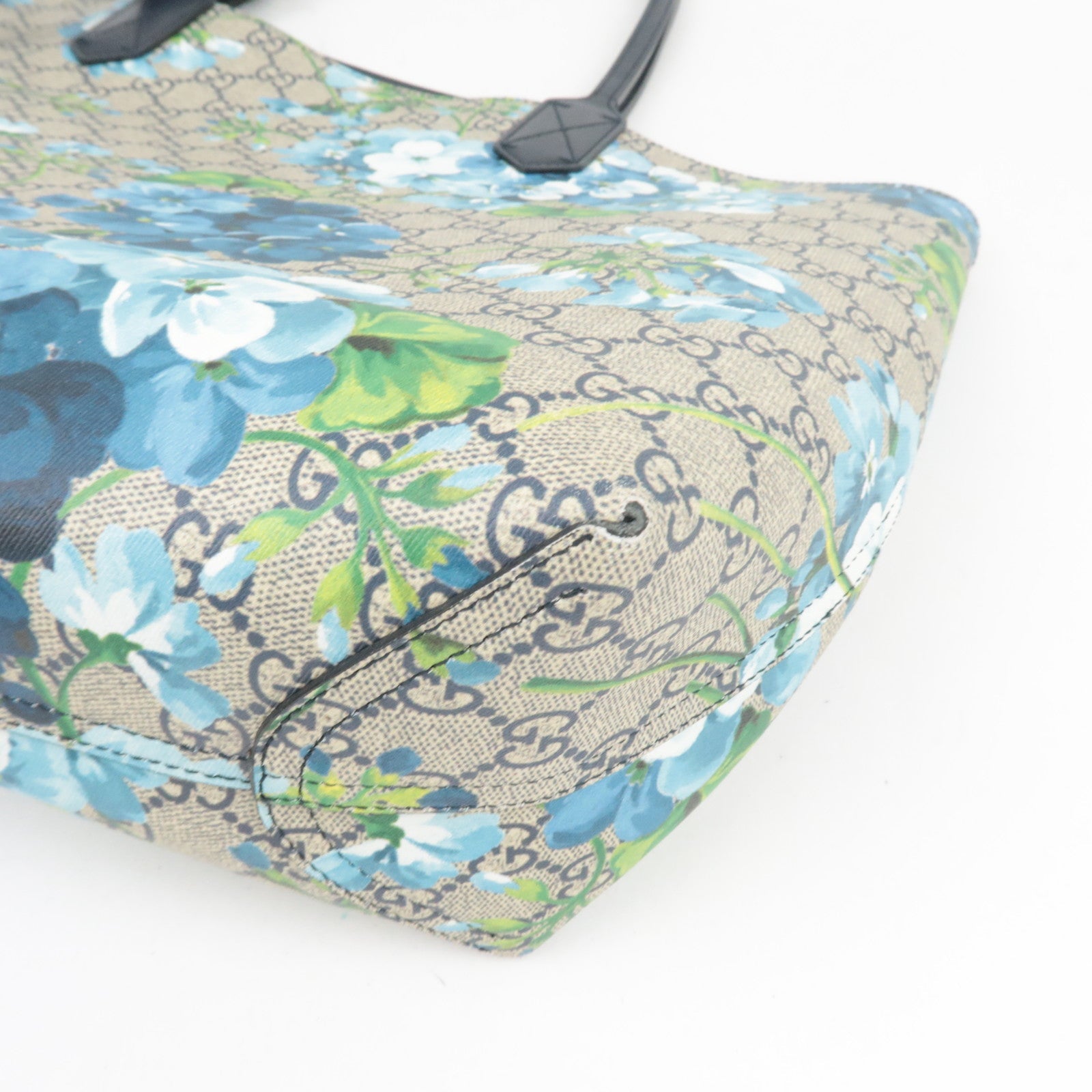 GUCCI GG Blooms GG Supreme Leather Reversible Tote Bag Beige Blue 546317 *Name tag