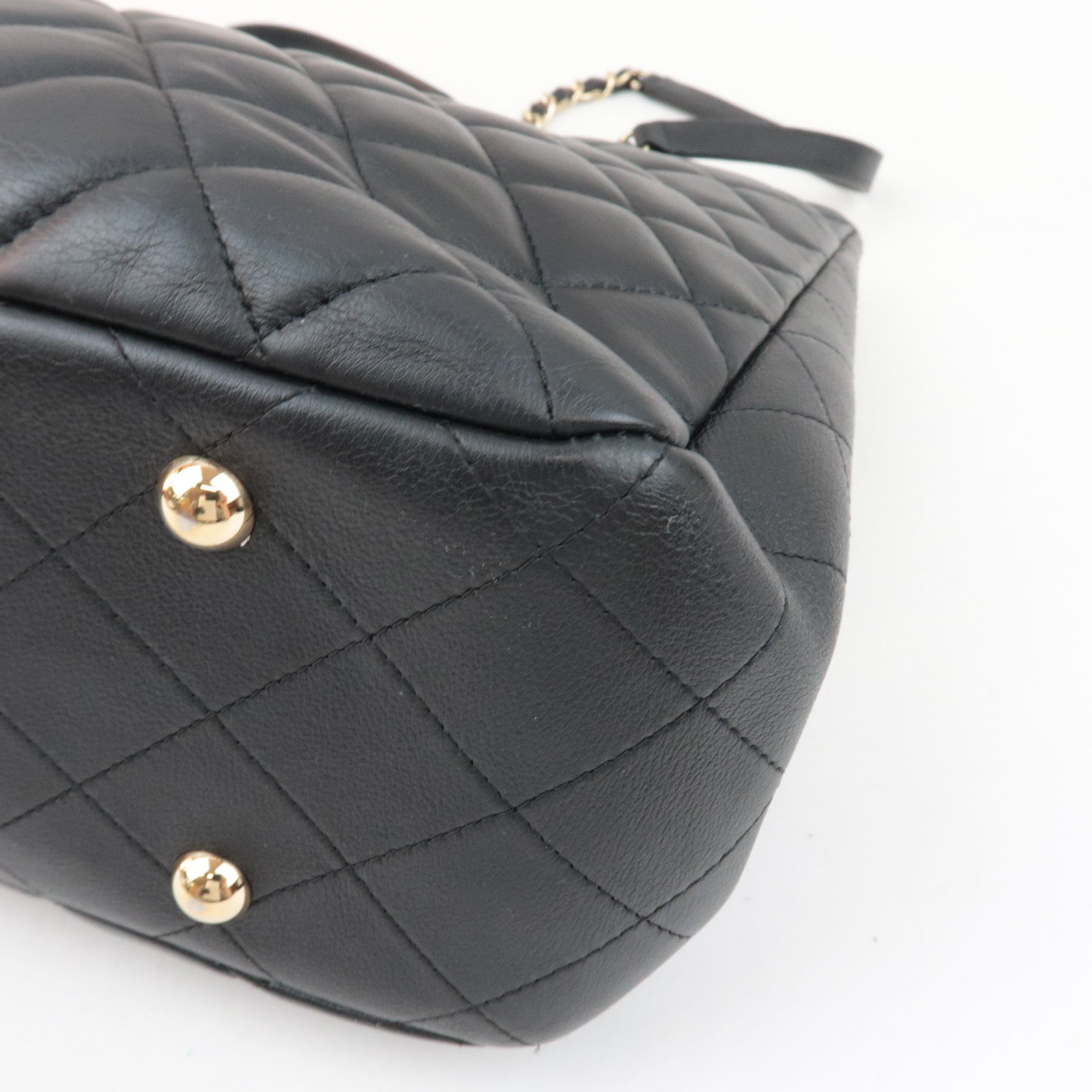 CHANEL Matelasse Chain Tote Bag Lambskin Black Gold HDW 23414323 *Dust bag, G card