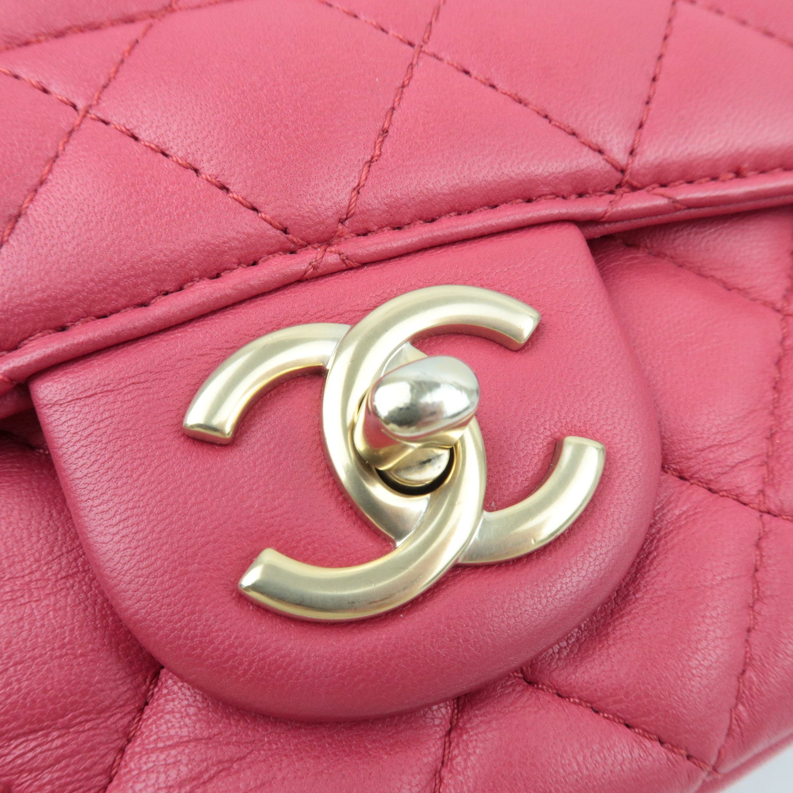 CHANEL Matelasse Chain Shoulder Bag Lambskin Pink 21987136 *Dust bag, G card