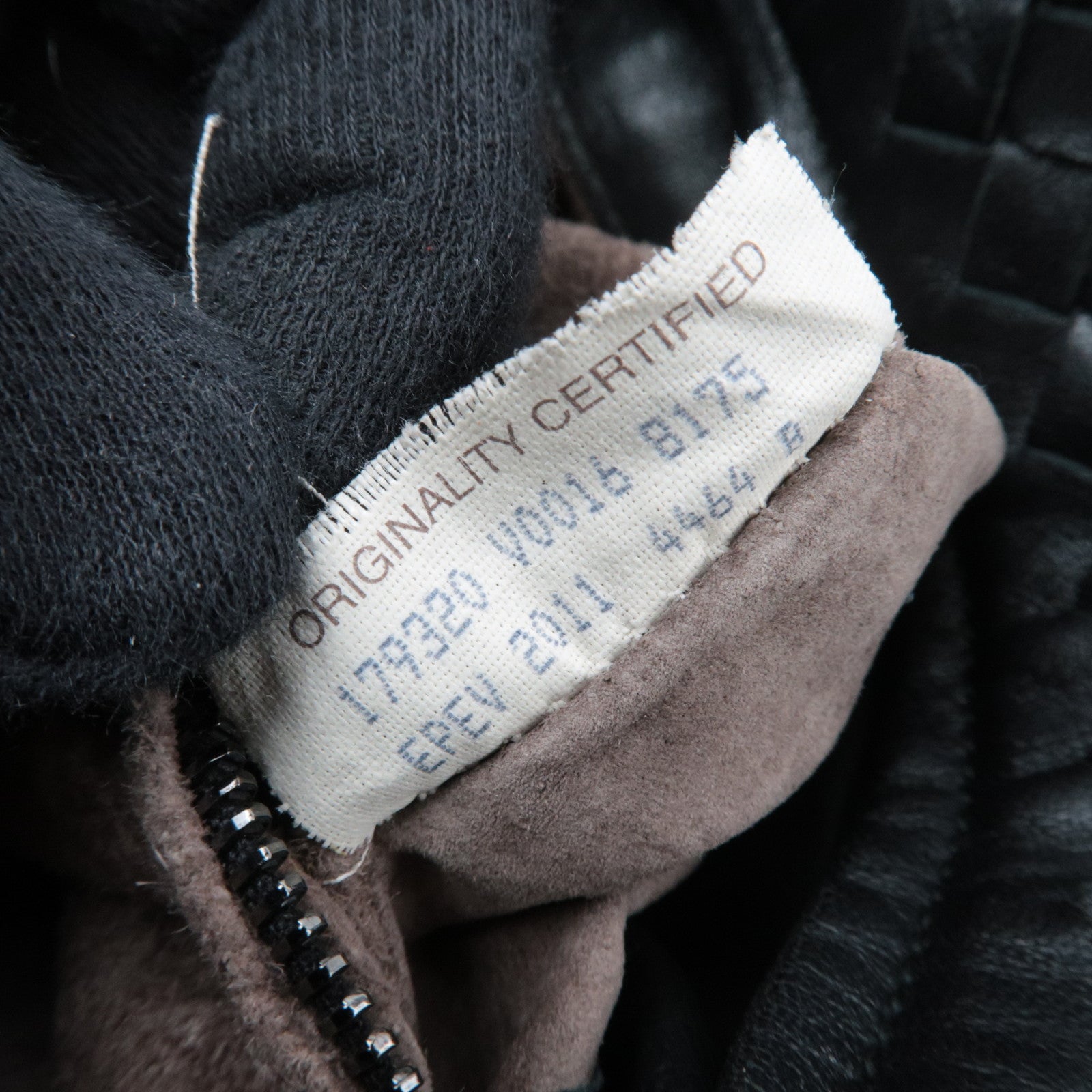 BOTTEGA VENETA Intrecciato Medium Garda Shoulder Bag Leather Black 179320 *Dust bag, Mirror