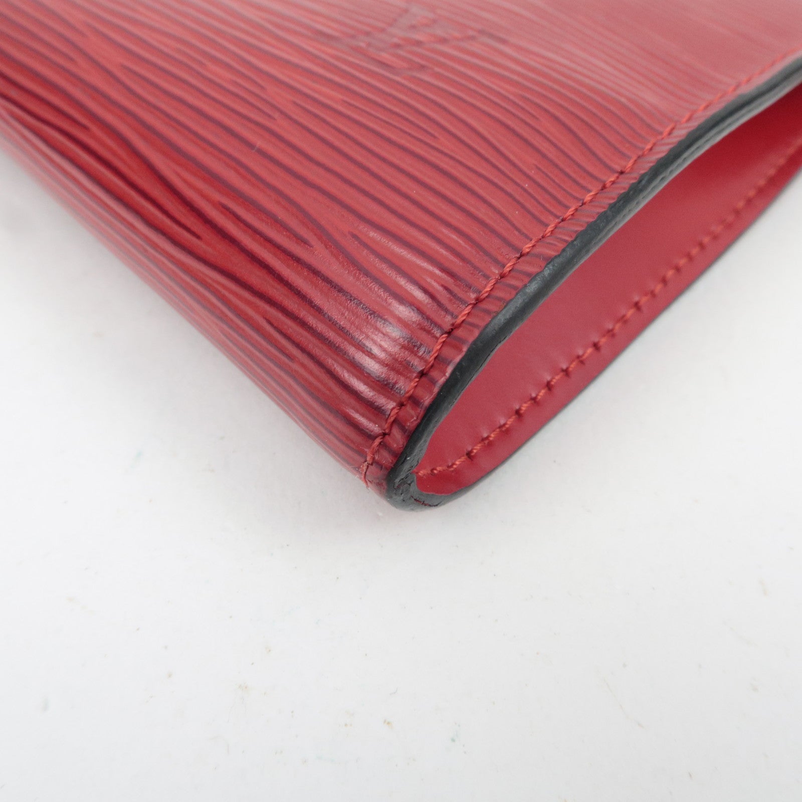 Louis Vuitton Epi Pochette Accessoires Handbag Castilian Red M52947