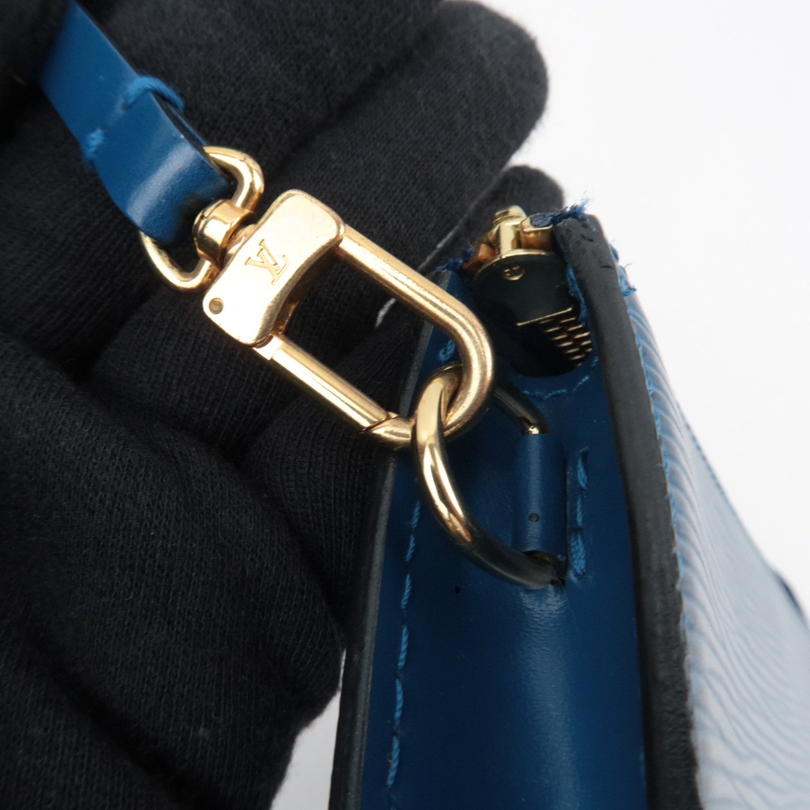 Louis Vuitton Epi Pochette Accessoires Handbag Toledo Blue M52945