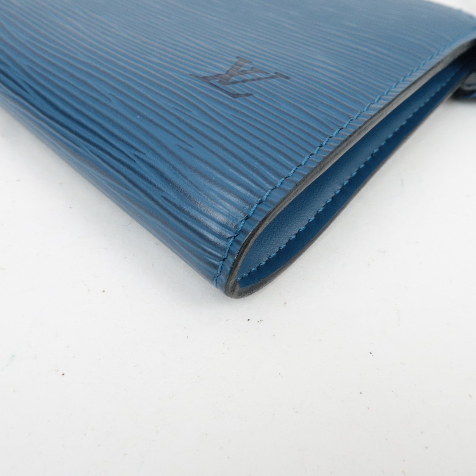 Louis Vuitton Epi Pochette Accessoires Handbag Toledo Blue M52945