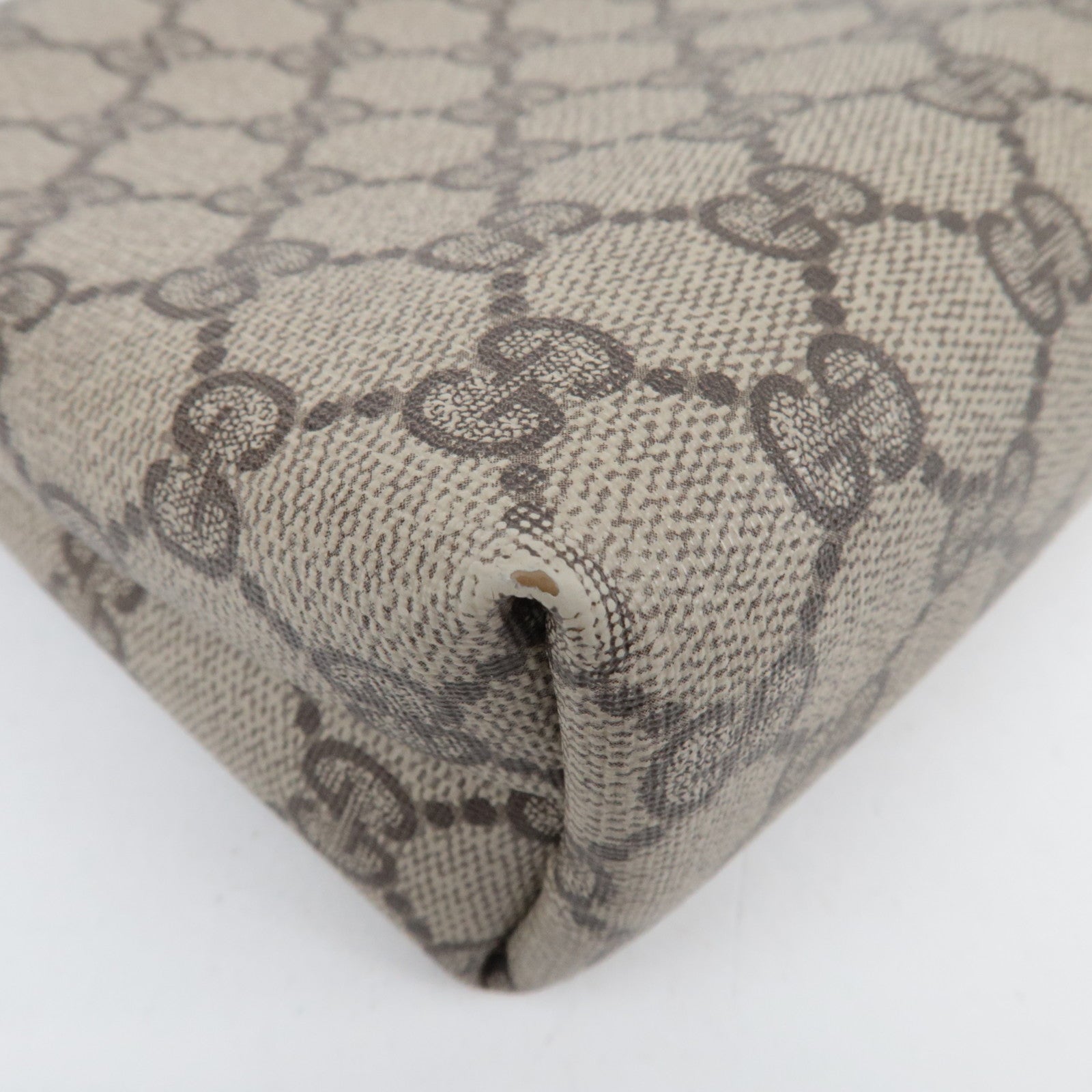 GUCCI Old Gucci Pouch GG Plus Leather Beige 039.4494.39