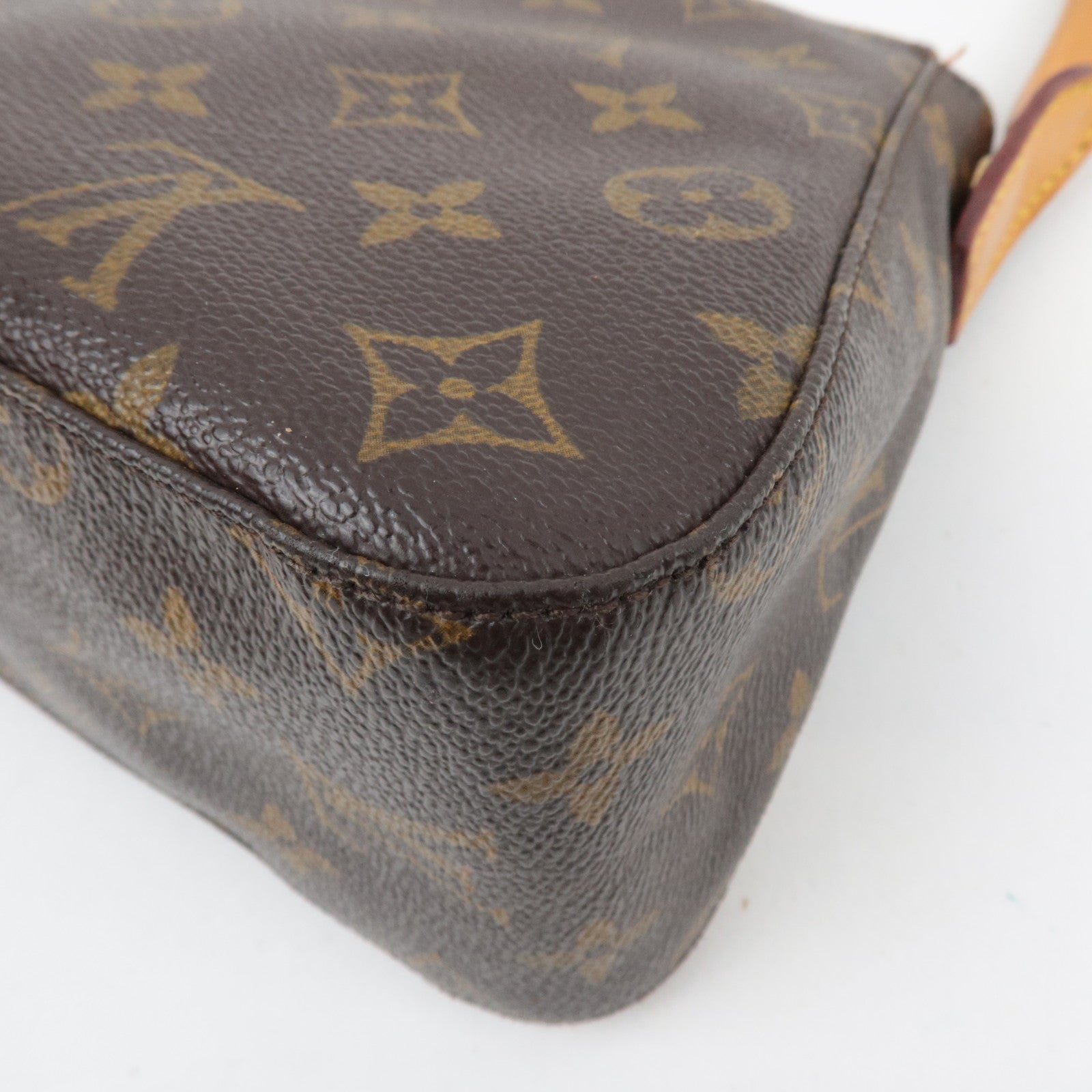 Louis Vuitton Monogram Mini Looping Shoulder Bag M51147