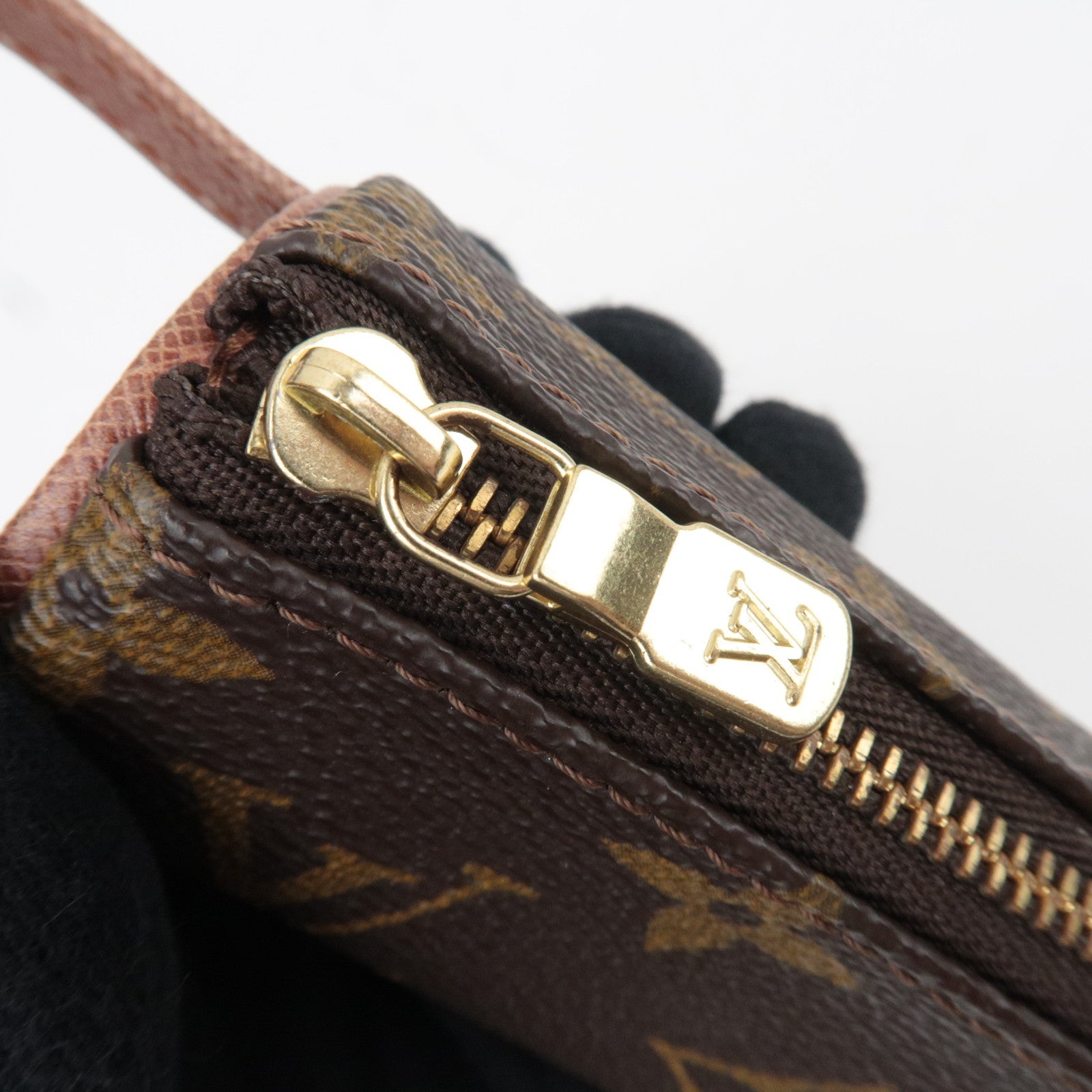 Louis Vuitton Monogram Etui 3 Ball de Golf Ball Case Mini Pouch M5824