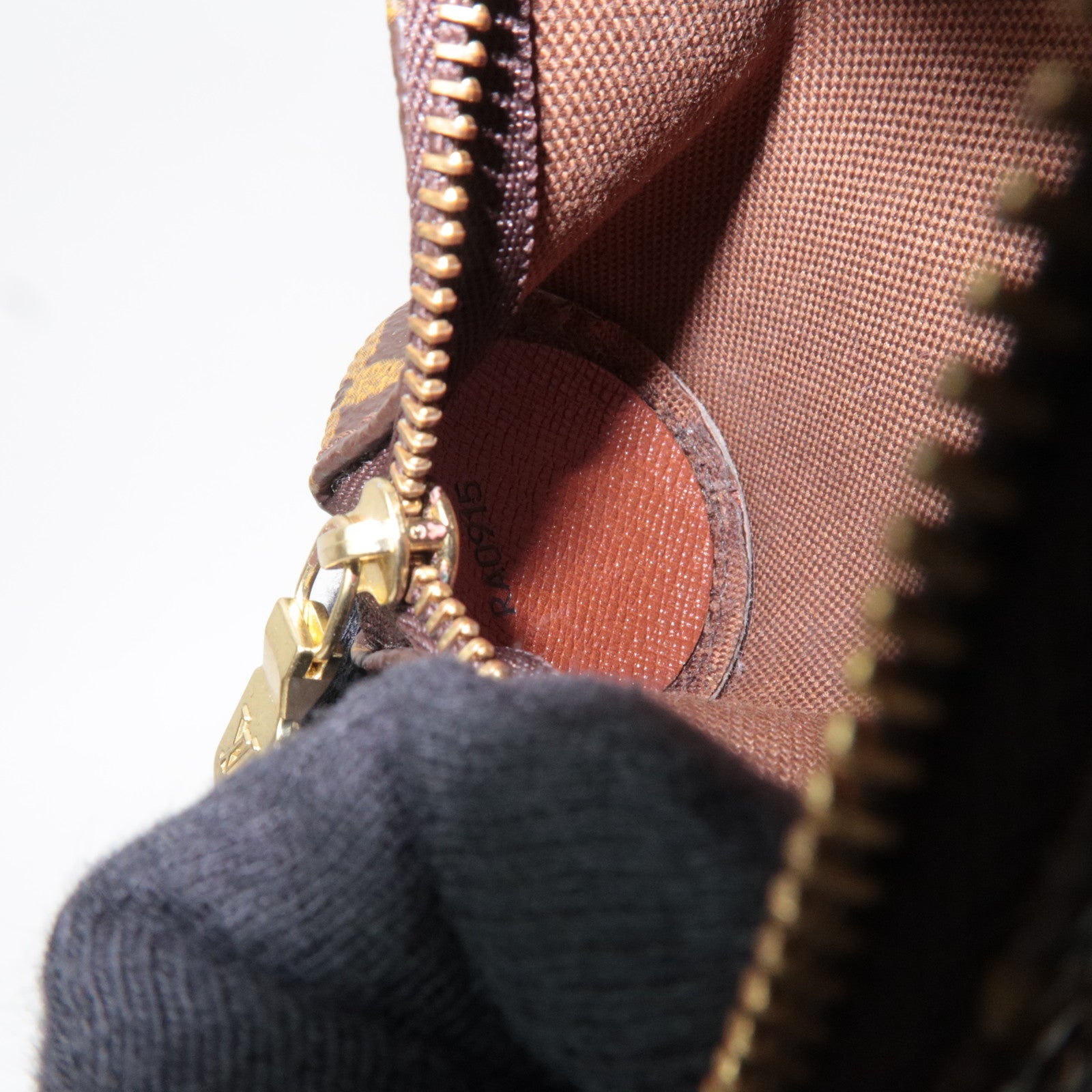 Louis Vuitton Monogram Etui 3 Ball de Golf Ball Case Mini Pouch M5824