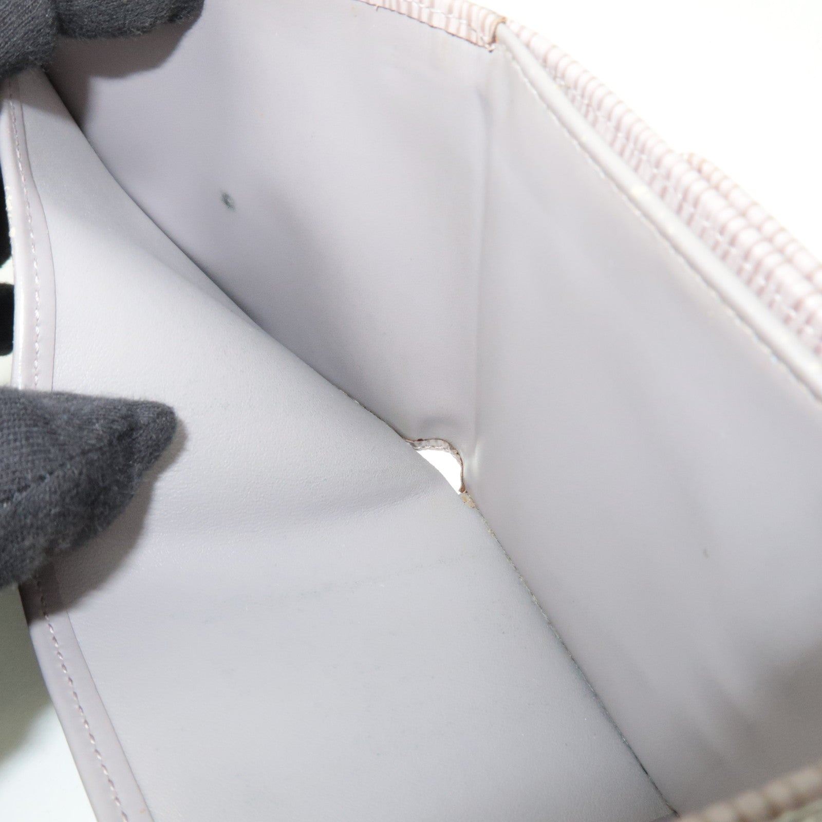 Louis Vuitton Epi Porte Monnaie Billets Carte Credit Wallet Lilac M6348B