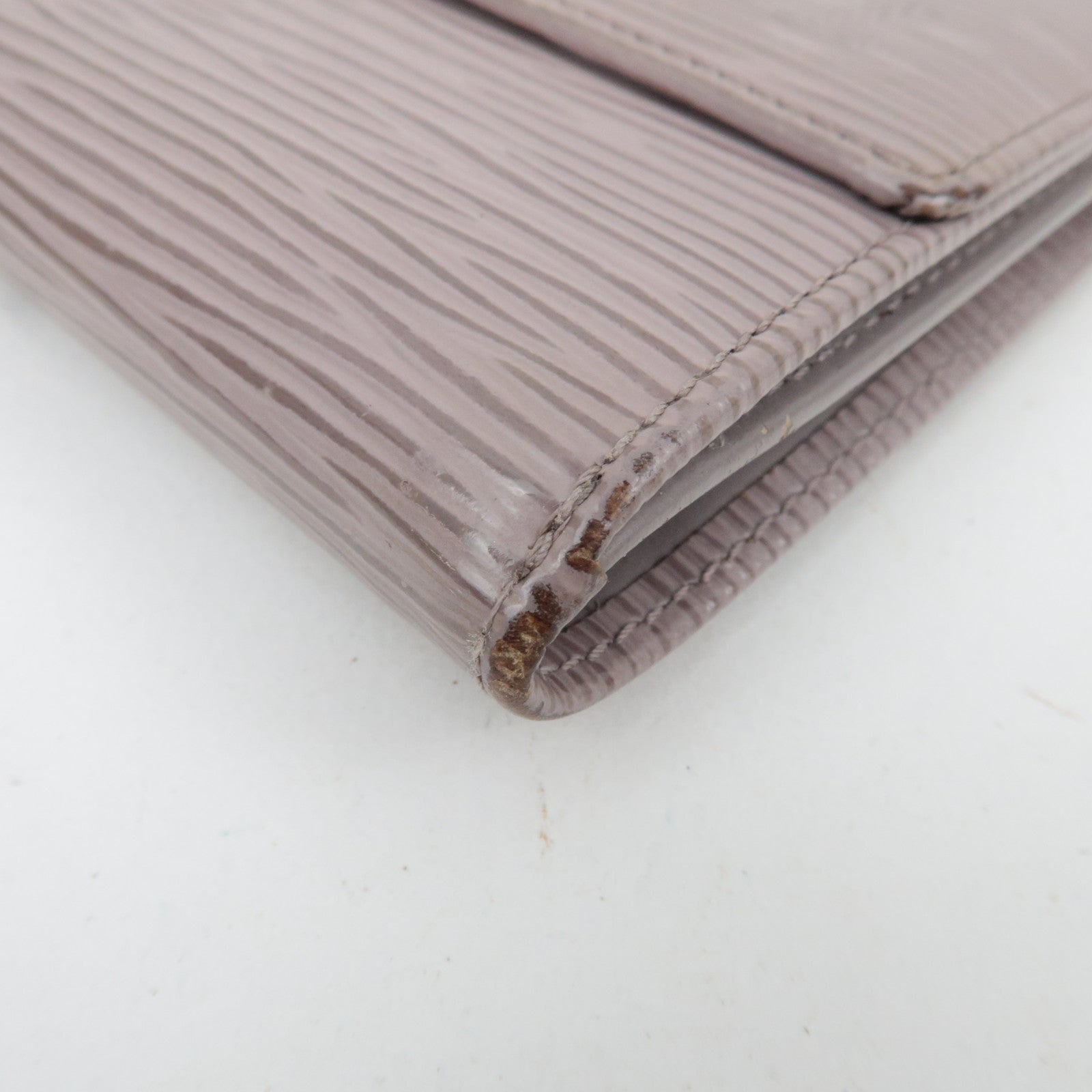 Louis Vuitton Epi Porte Monnaie Billets Carte Credit Wallet Lilac M6348B