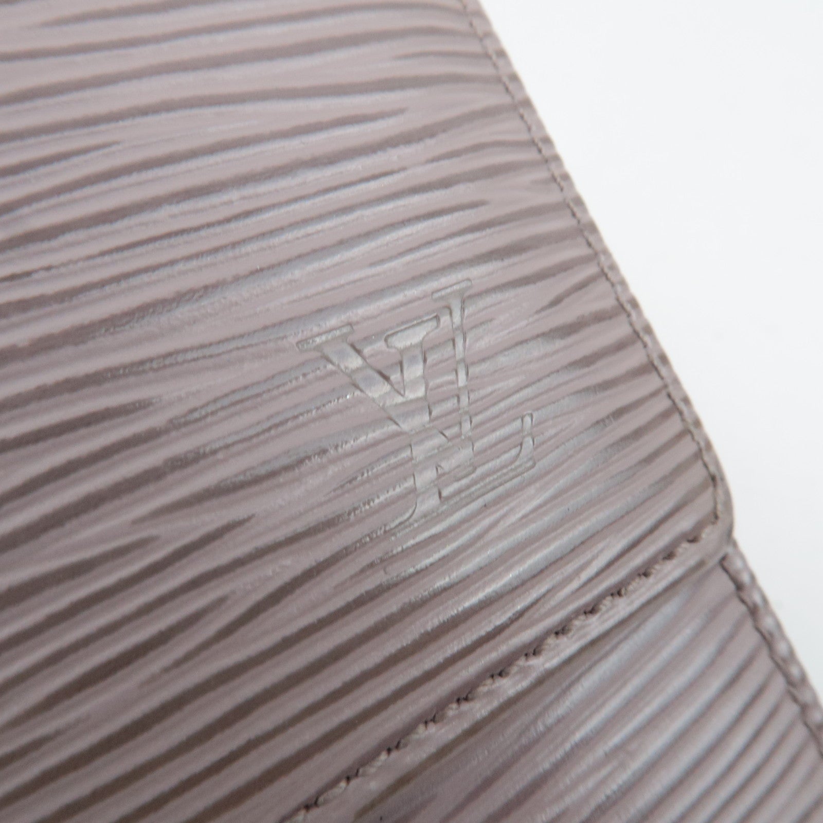 Louis Vuitton Epi Porte Monnaie Billets Carte Credit Wallet Lilac M6348B