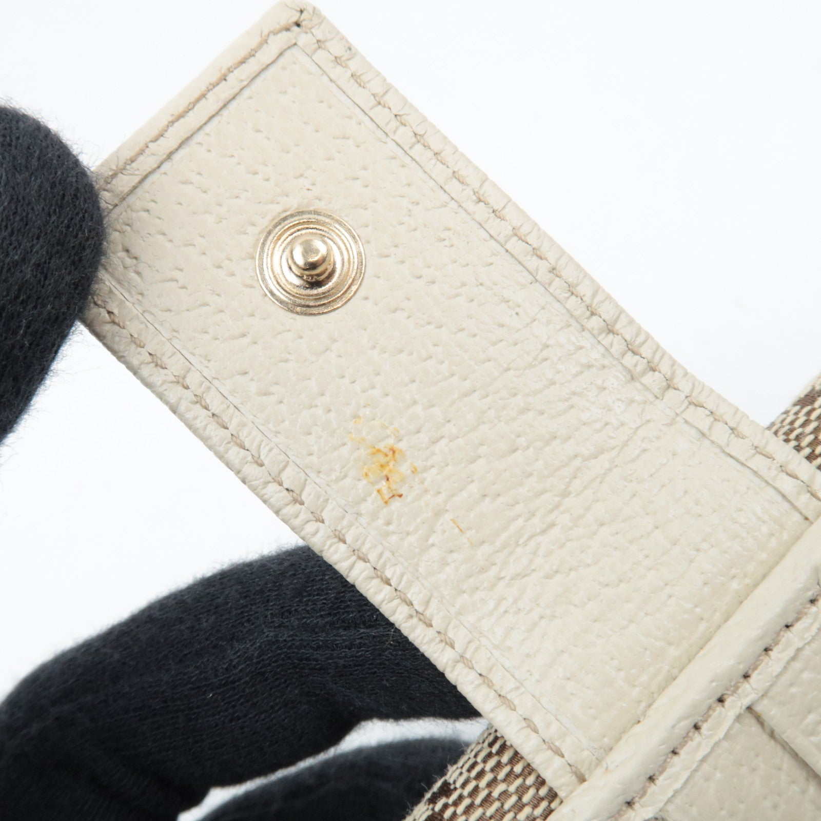 GUCCI Double-Hook Wallet GG Canvas Beige 112664