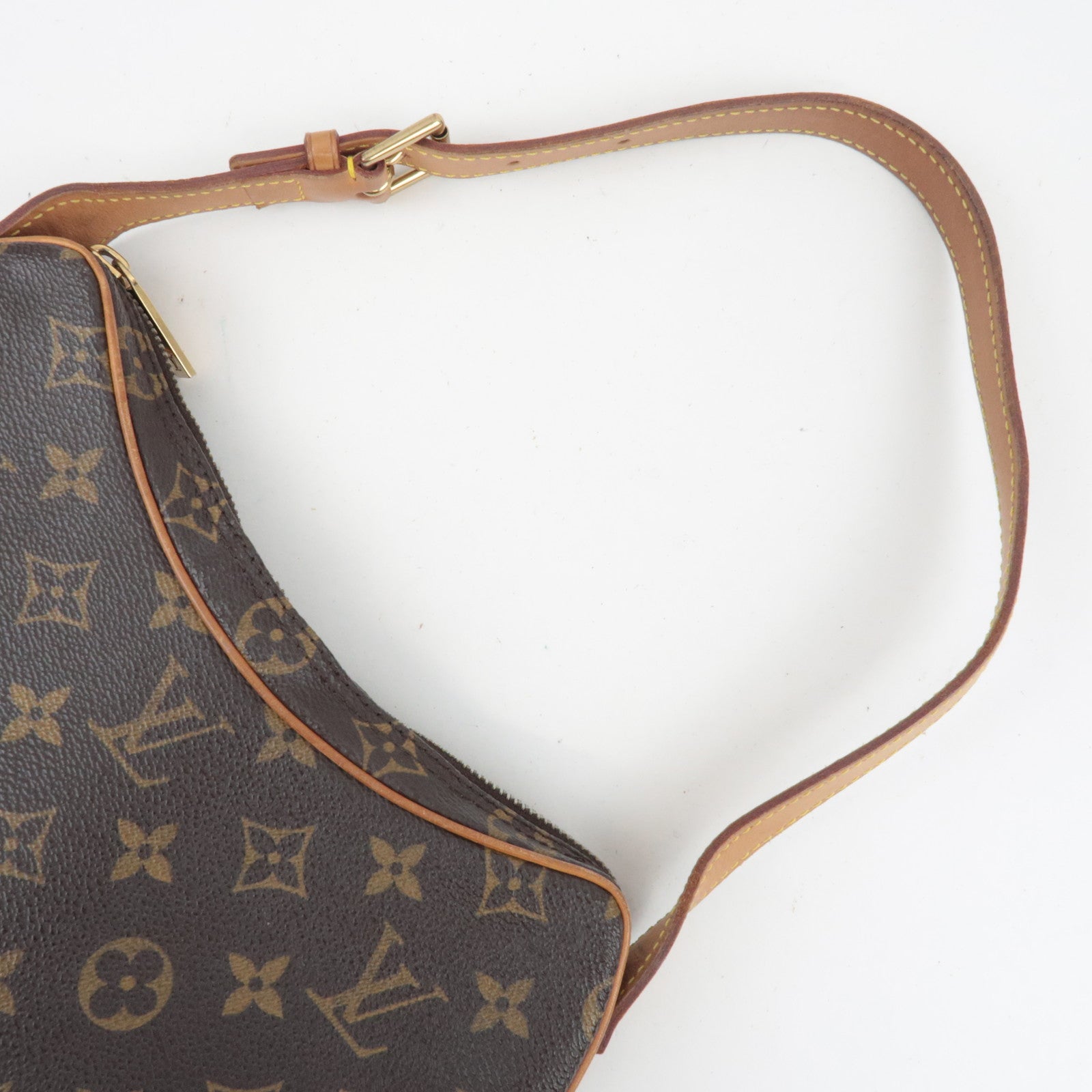 Louis Vuitton Monogram Pochette Croissant Shoulder Bag M51510