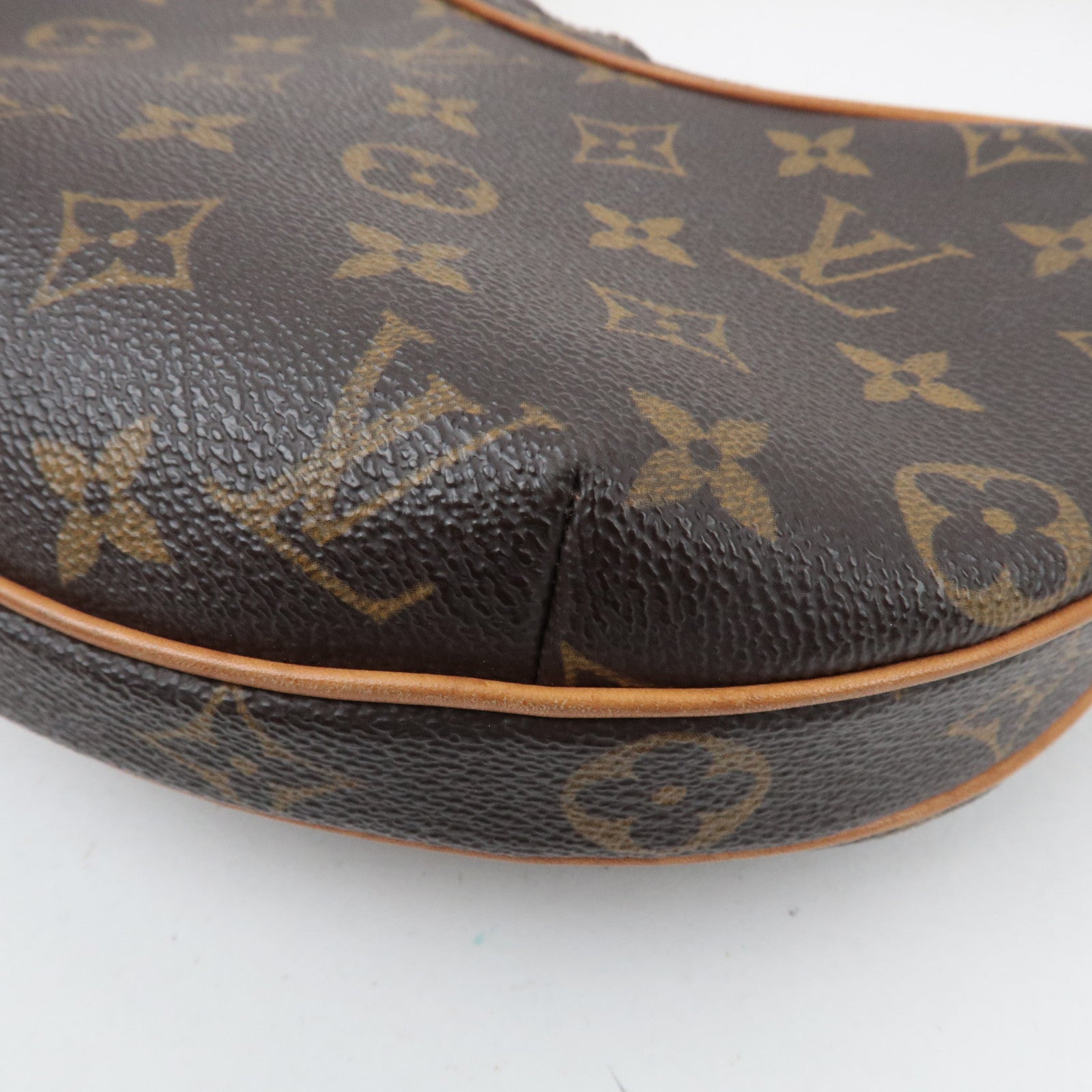Louis Vuitton Monogram Pochette Croissant Shoulder Bag M51510