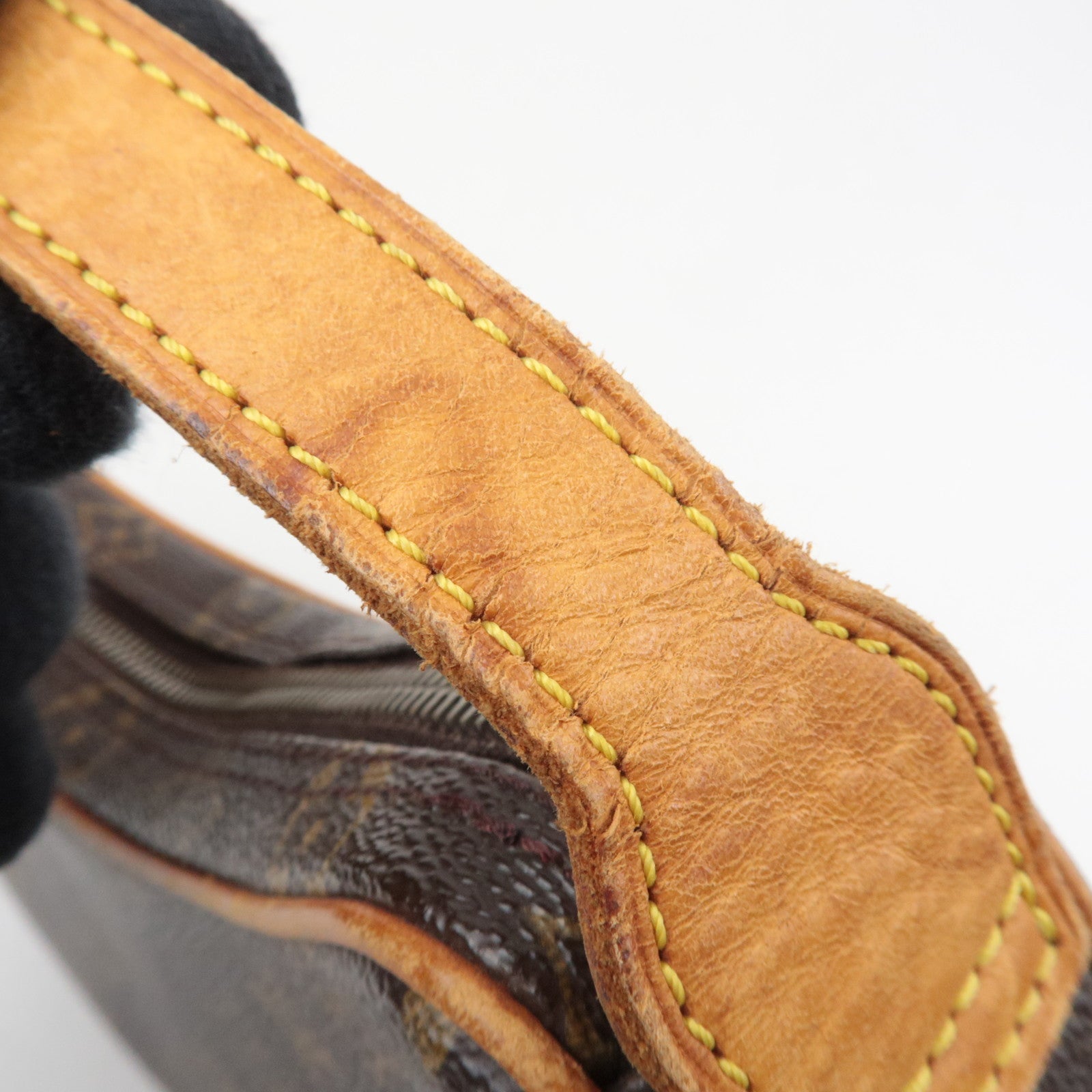 Louis Vuitton Monogram Pochette Croissant Shoulder Bag M51510