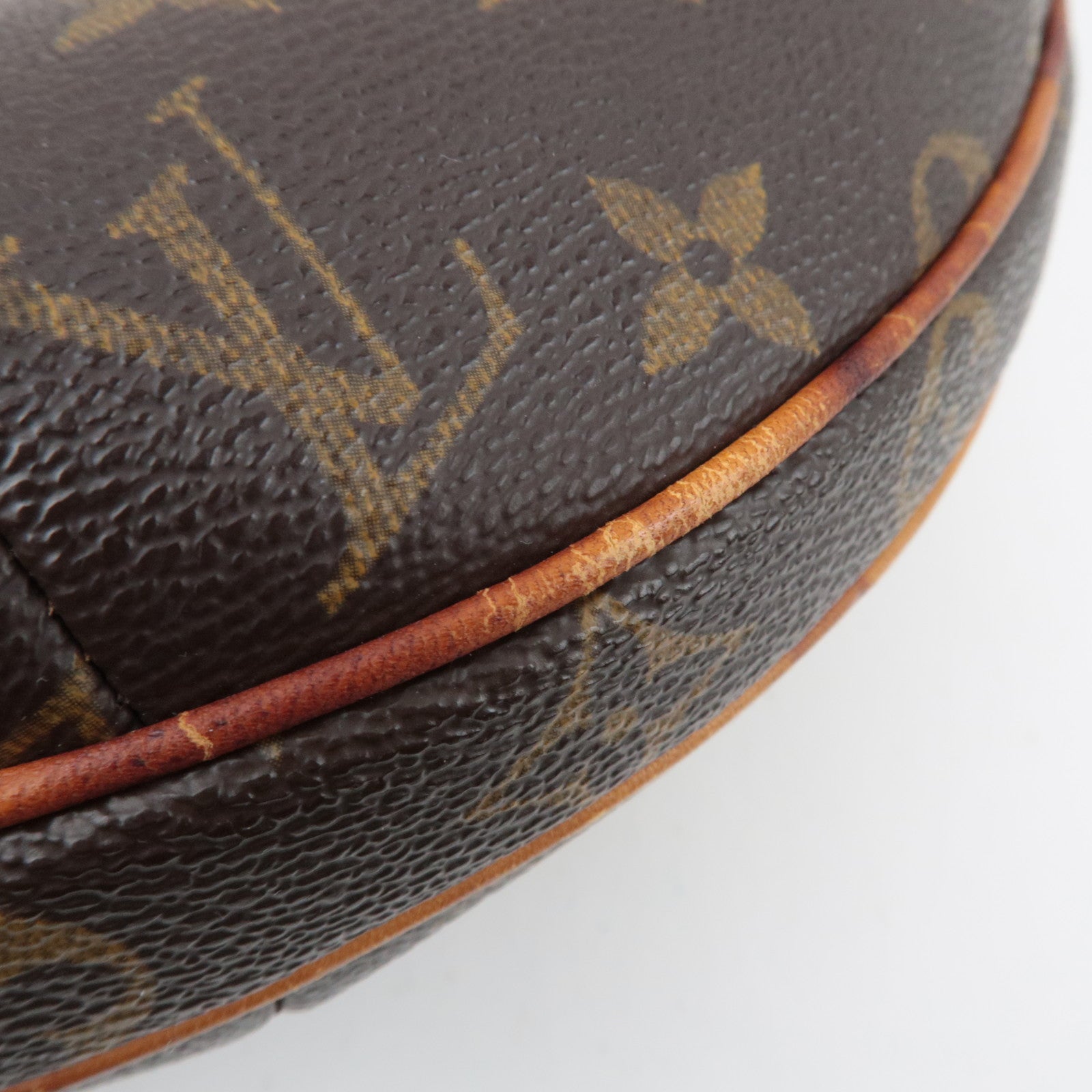 Louis Vuitton Monogram Pochette Croissant Shoulder Bag M51510