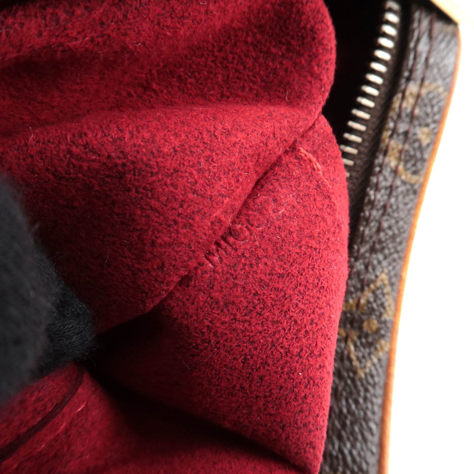 Louis Vuitton Monogram Pochette Croissant Shoulder Bag M51510