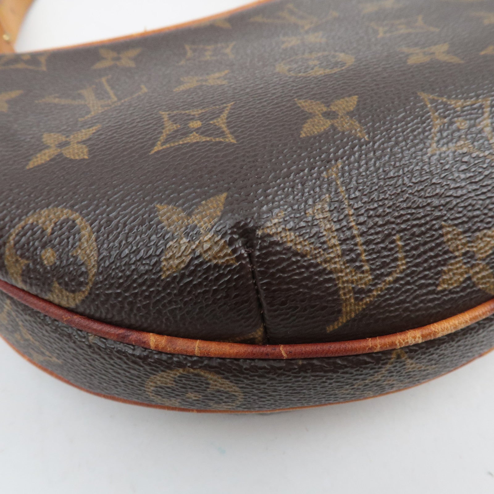 Louis Vuitton Monogram Pochette Croissant Shoulder Bag M51510