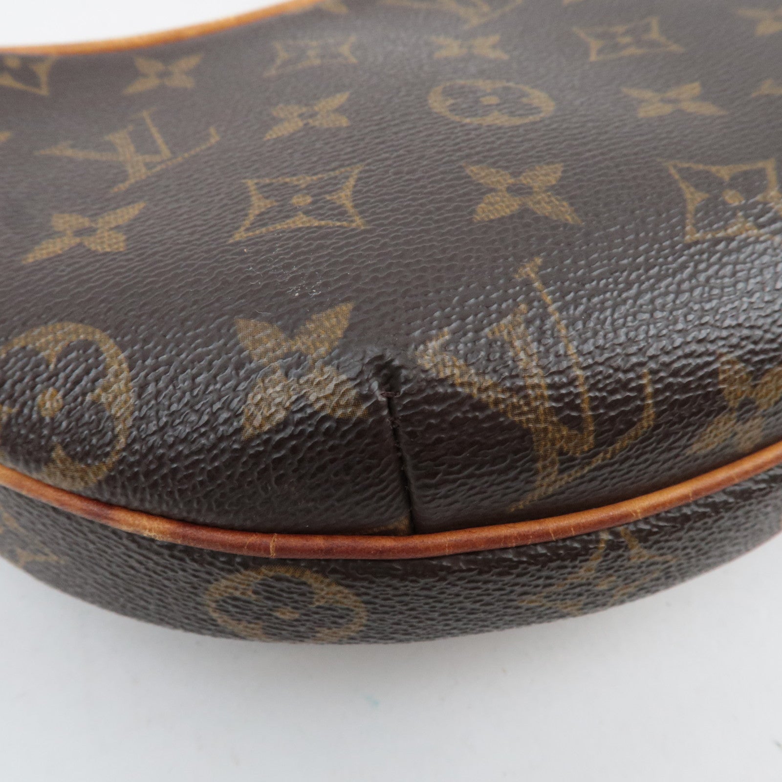Louis Vuitton Monogram Pochette Croissant Shoulder Bag M51510