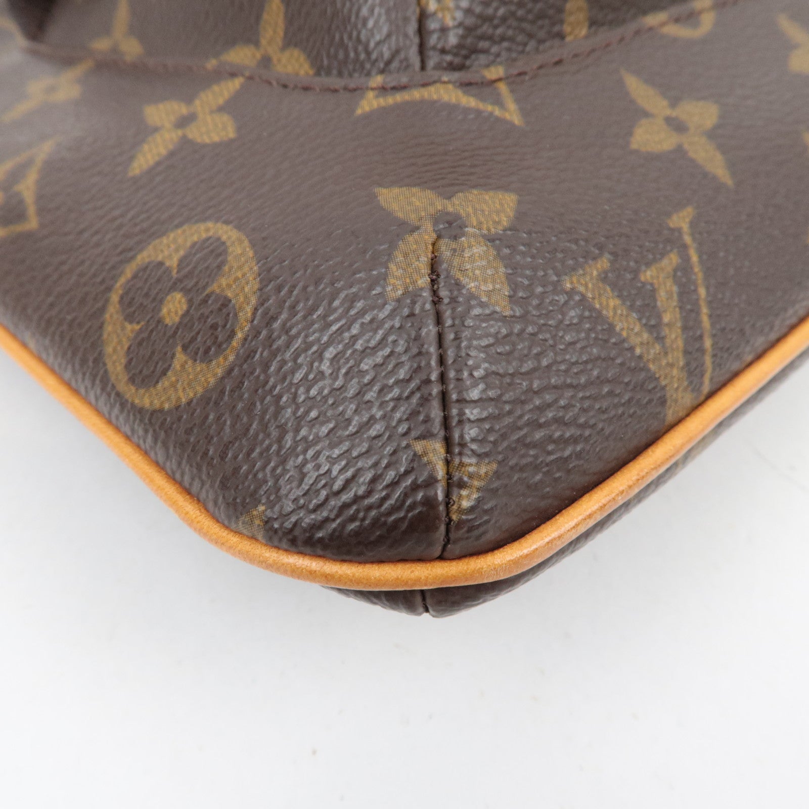 Louis Vuitton Monogram Partition Wristlet Bag M51901