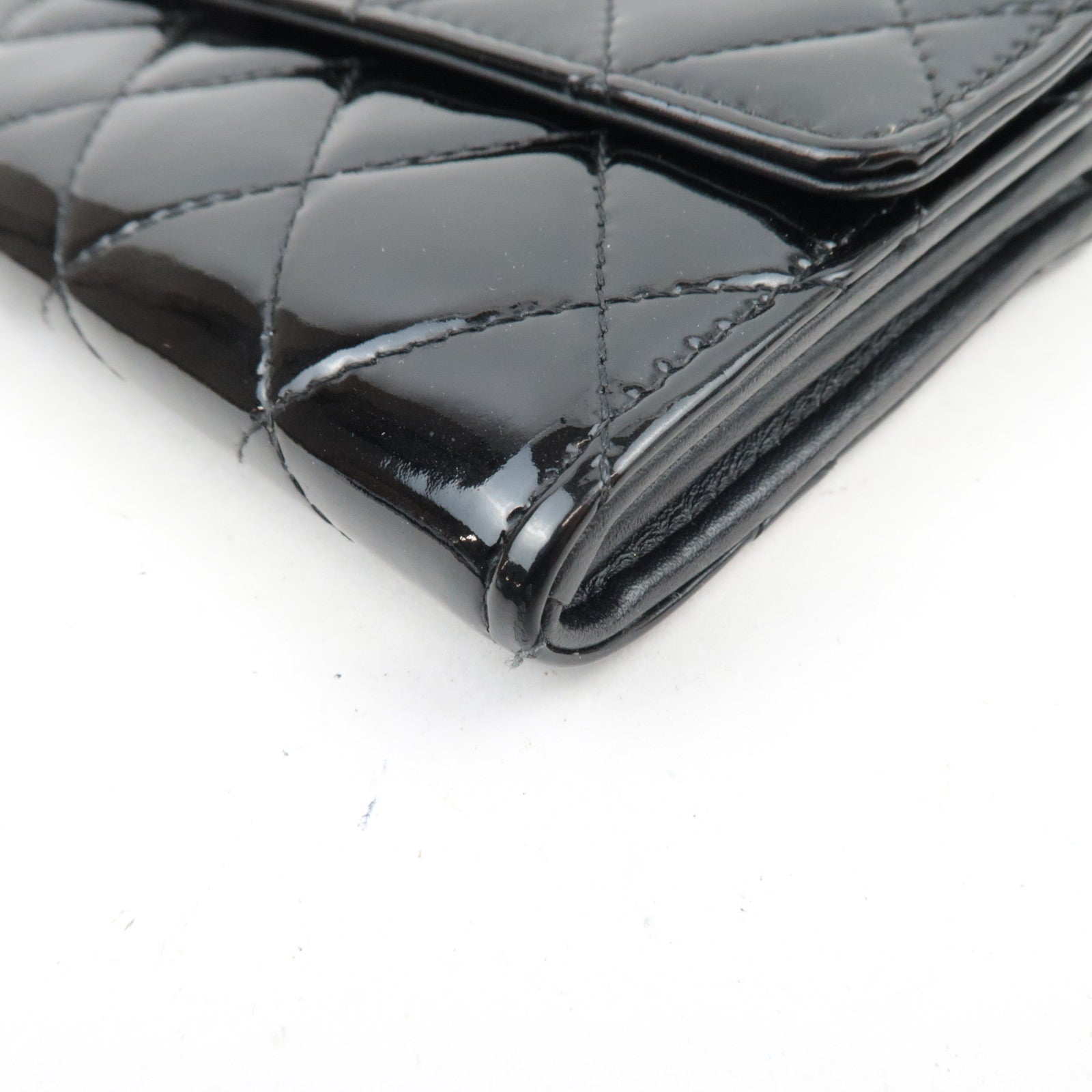CHANEL Brilliant Matelasse Wallet Patent Leather Black 20218674