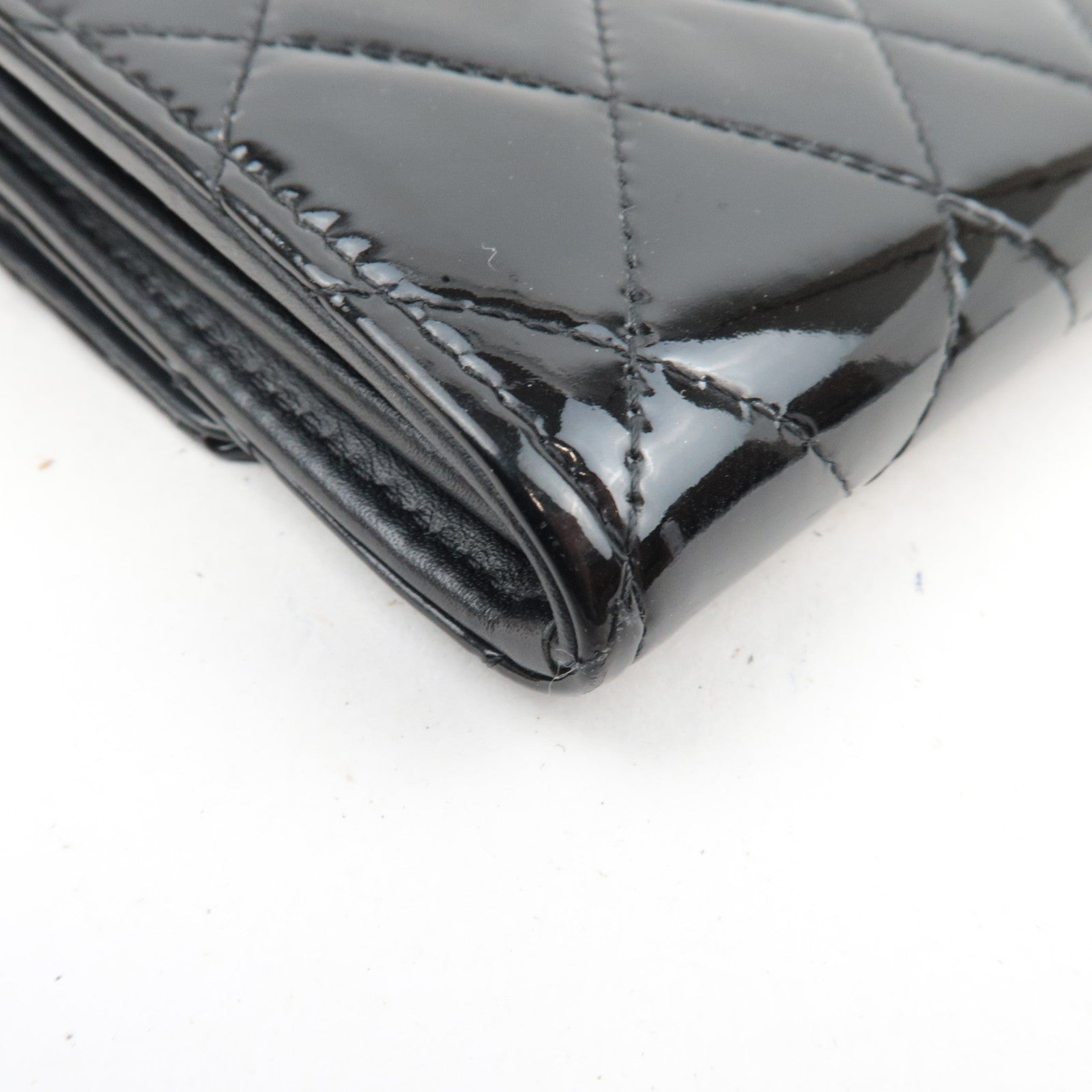 CHANEL Brilliant Matelasse Wallet Patent Leather Black 20218674