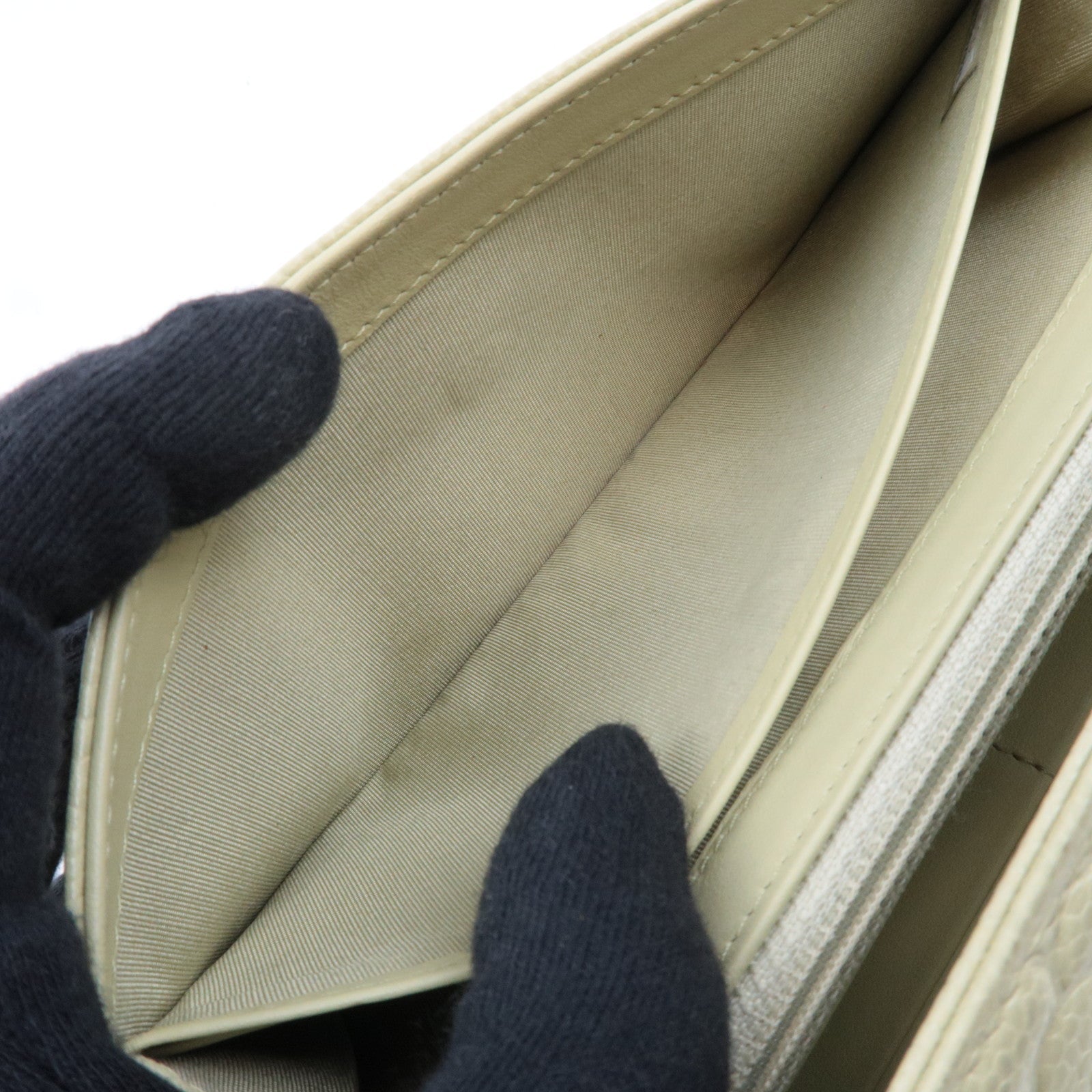 CHANEL Camellia Wallet Caviarskin Light Green 30567831