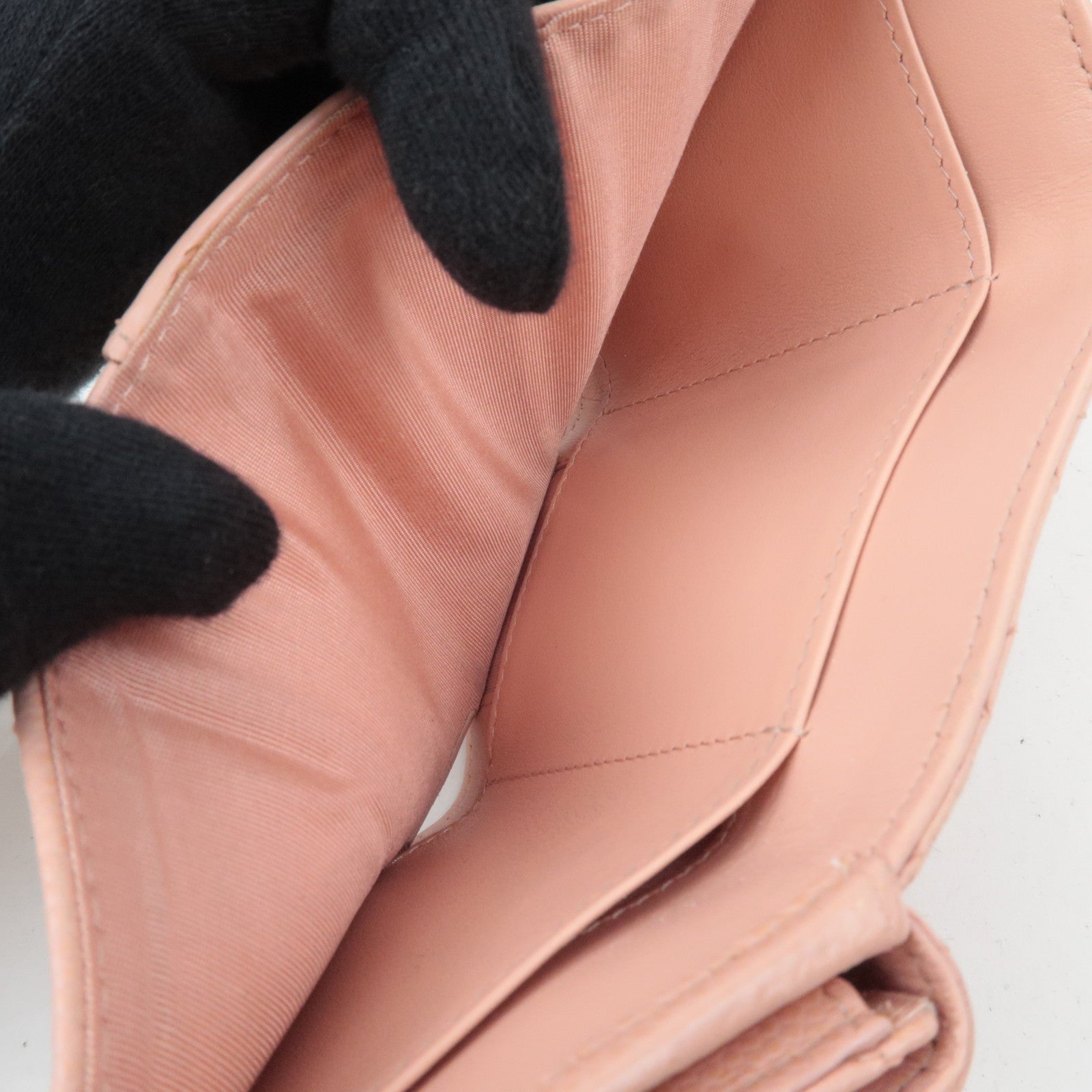 CHANEL Boy Chanel Wallet Caviarskin Pink