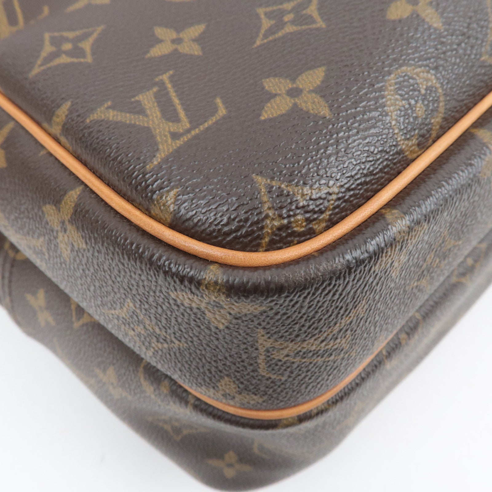 Louis Vuitton Monogram Reporter GM Shoulder Bag M45252