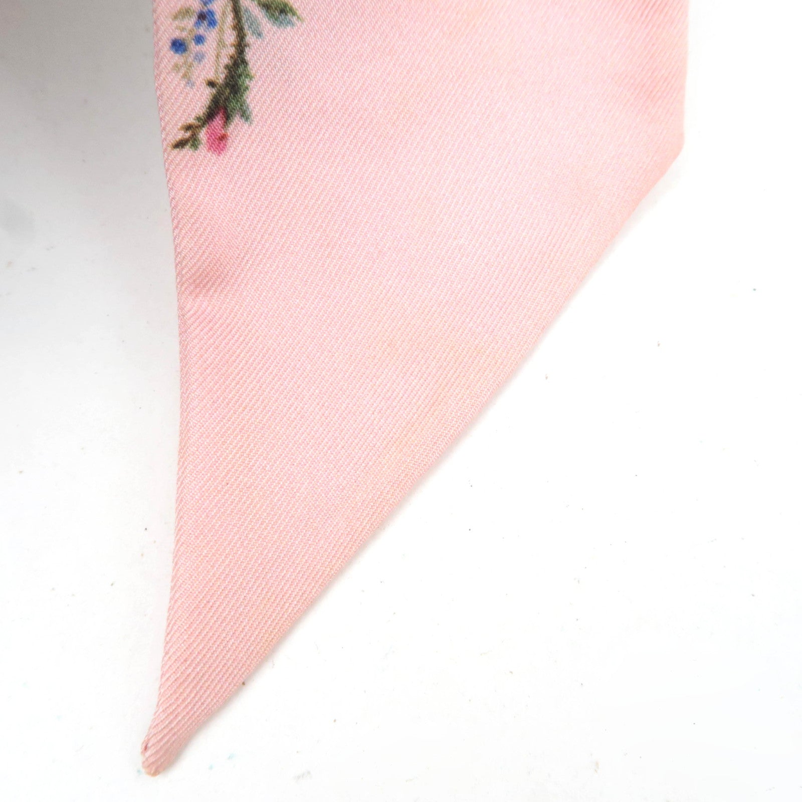 GUCCI Silk Flower Print Scarf Pink