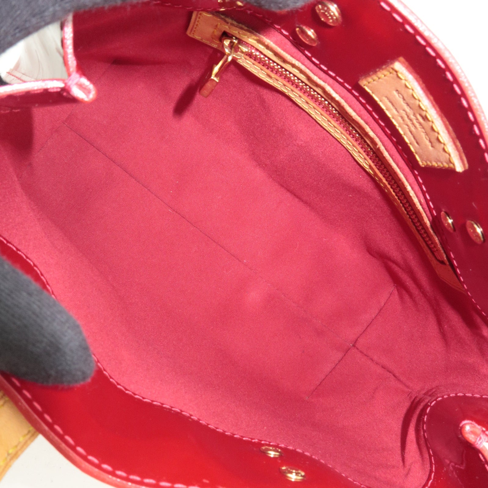 Louis Vuitton Monogram Vernis Reade PM Hand Bag Pomme D'Amour M91990