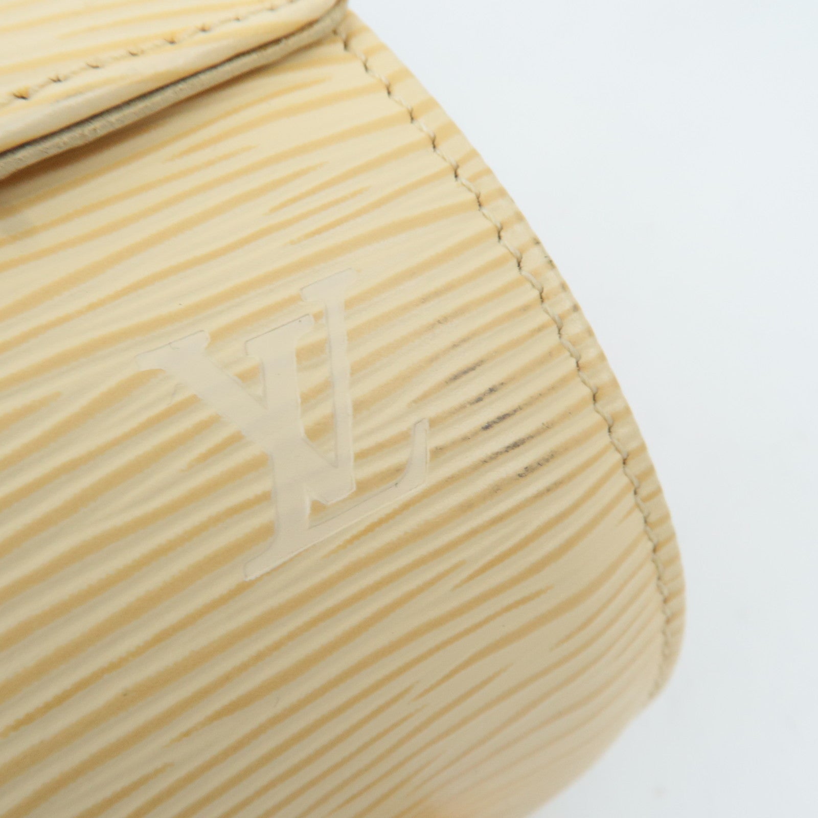 Louis Vuitton Epi Nocturne PM Shoulder Bag Vanille M5218A