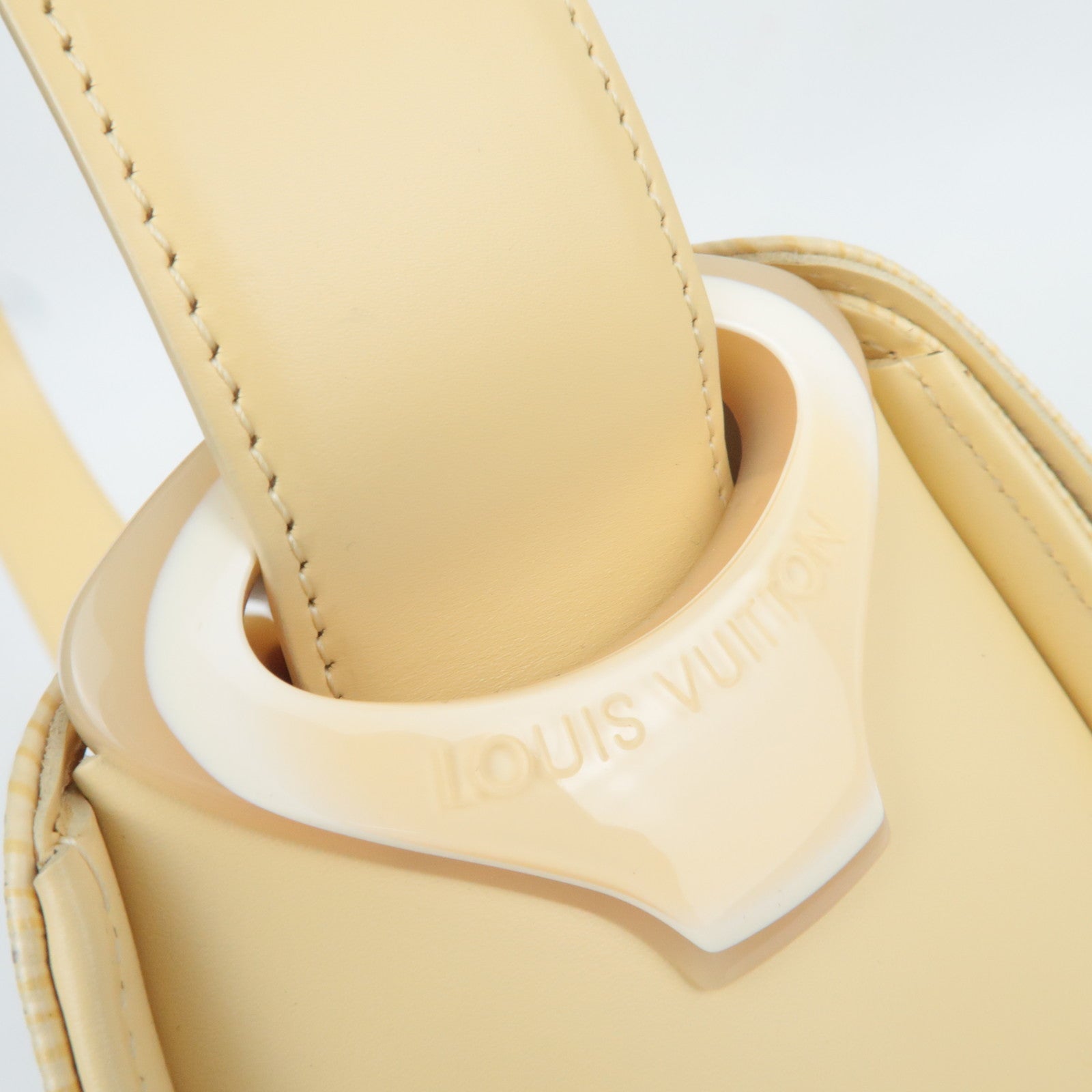 Louis Vuitton Epi Nocturne PM Shoulder Bag Vanille M5218A