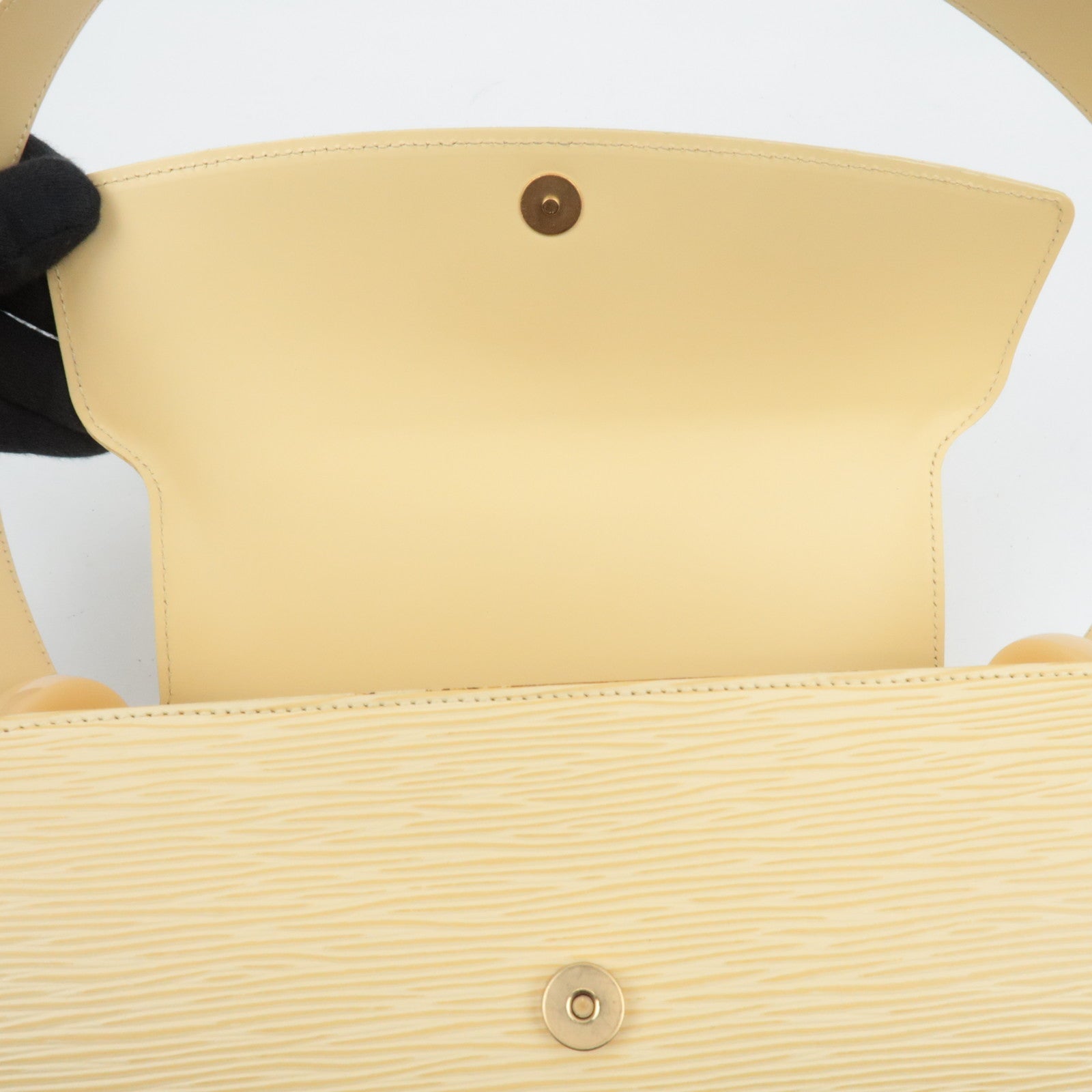 Louis Vuitton Epi Nocturne PM Shoulder Bag Vanille M5218A