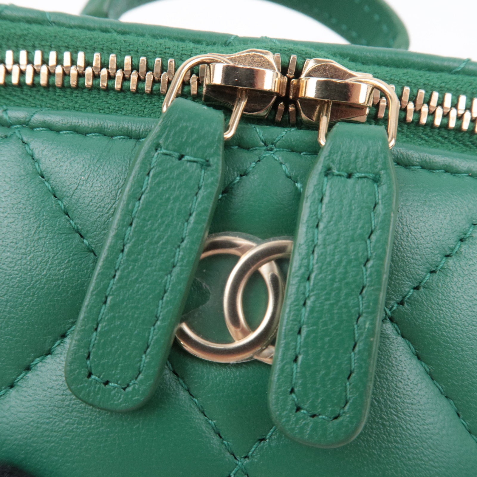 CHANEL Matelasse Lambskin Small Vanity Chain Shoulder Bag Green Gold HDW AP2198