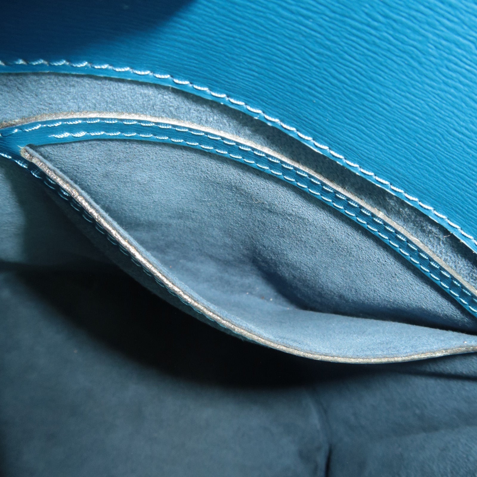 Louis Vuitton Epi Cluny Shoulder Bag Toledo Blue M52255