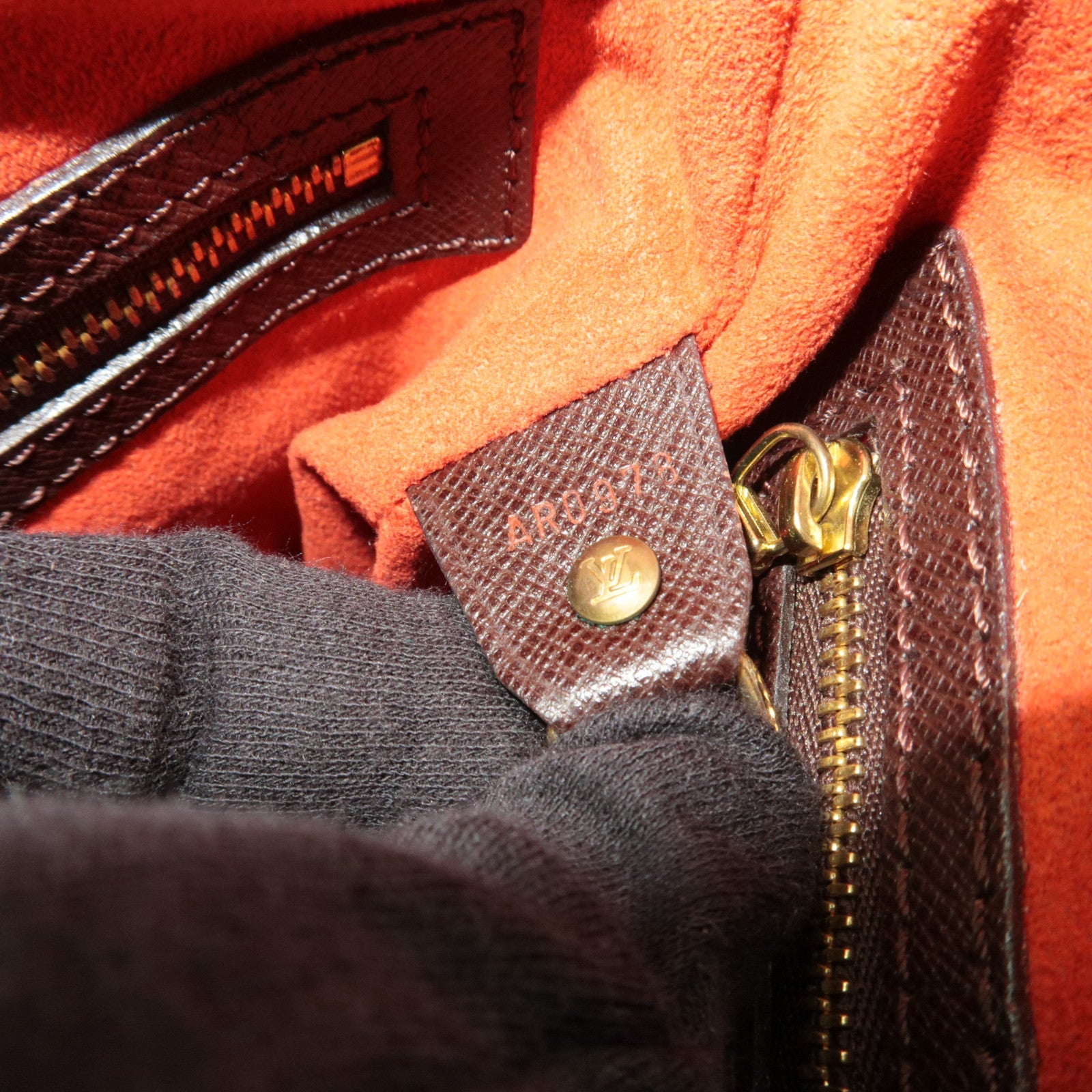 Louis Vuitton Damier Marais Shoulder Bag N42240