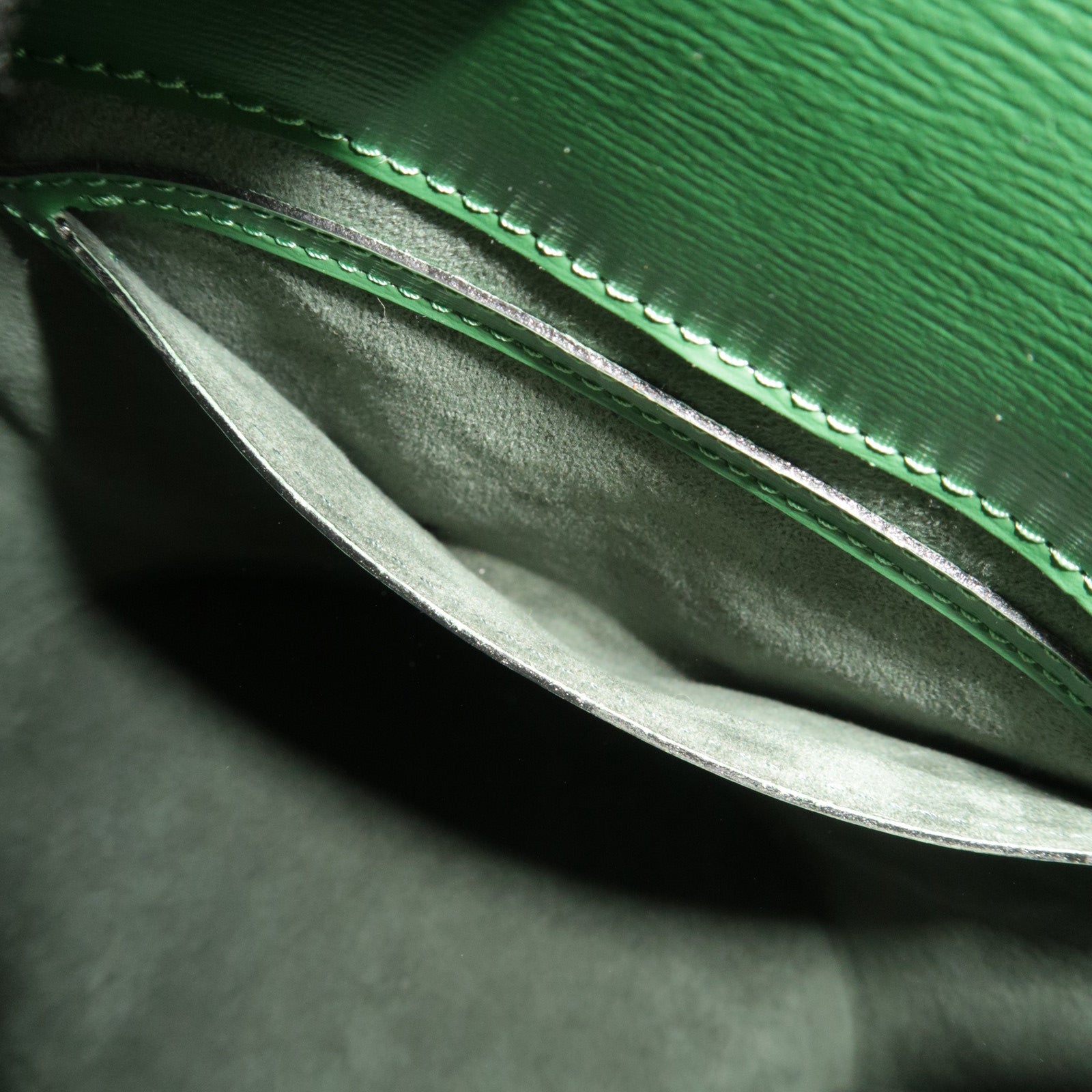 Louis Vuitton Epi Cluny Shoulder Bag Borneo Green M52254