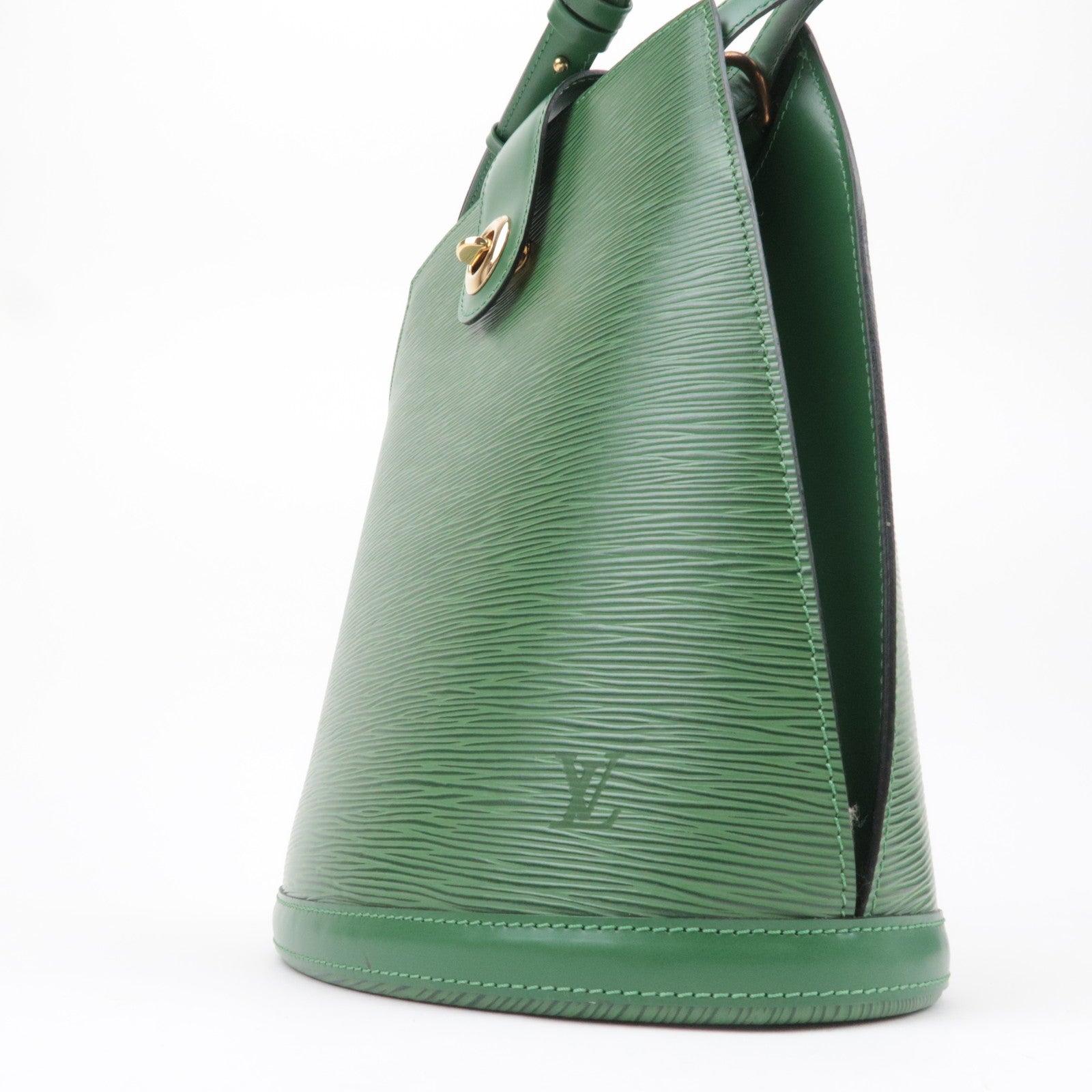 Louis Vuitton Epi Cluny Shoulder Bag Borneo Green M52254