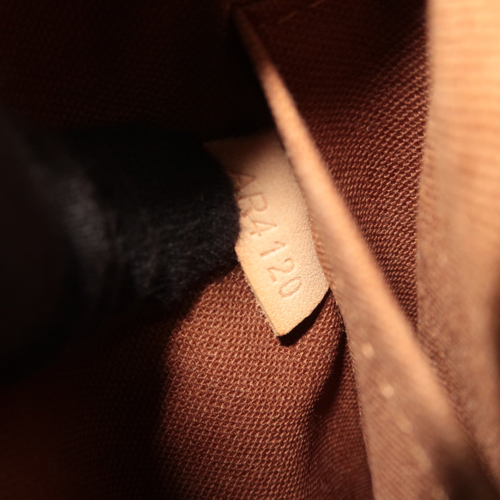 Louis Vuitton Monogram Trotteur Beaubourg Shoulder Bag M97037