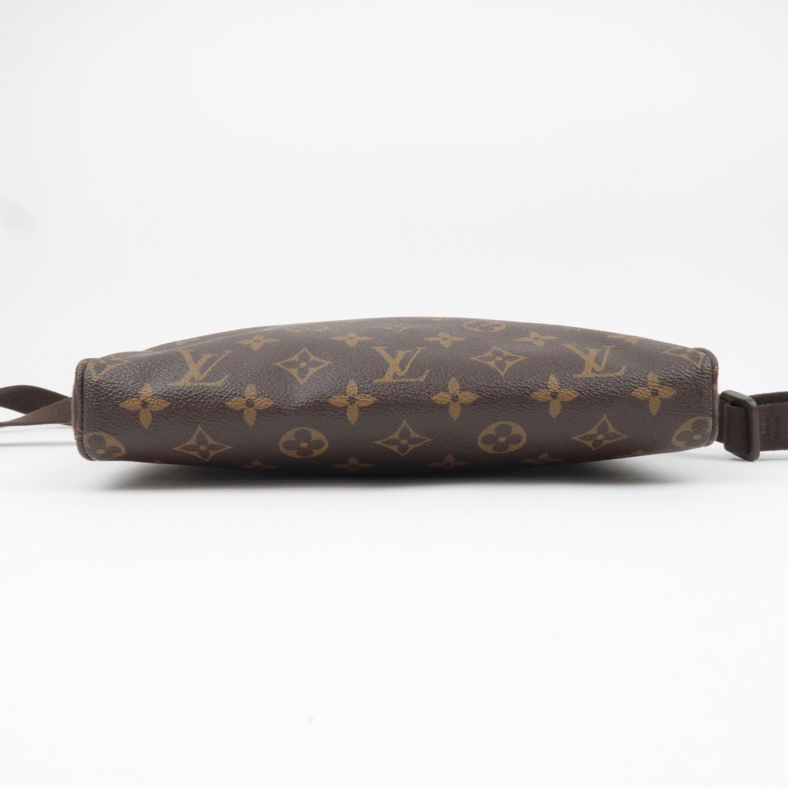 Louis Vuitton Monogram Trotteur Beaubourg Shoulder Bag M97037