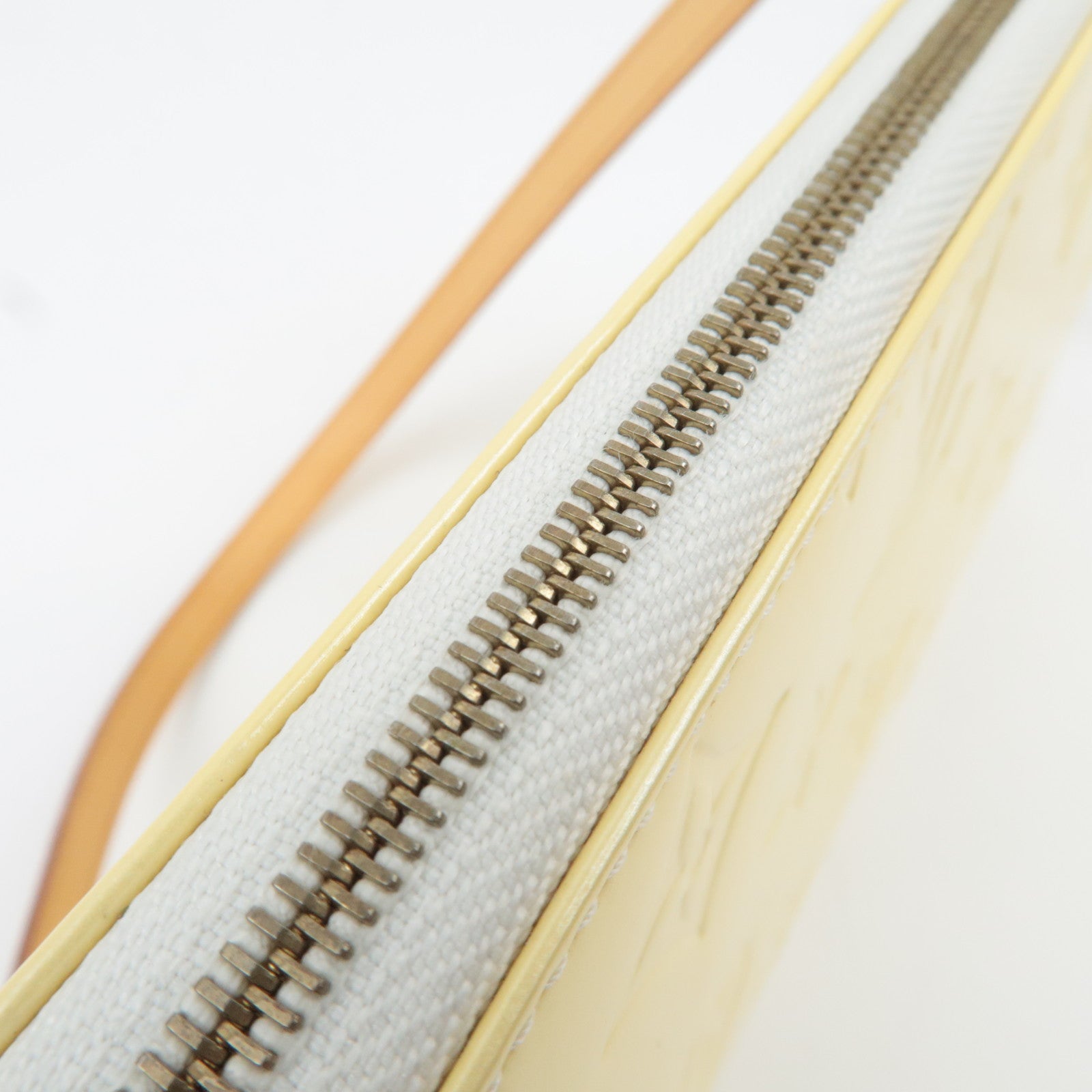 Louis Vuitton Monogram Vernis Lexington Handbag Perle M91345