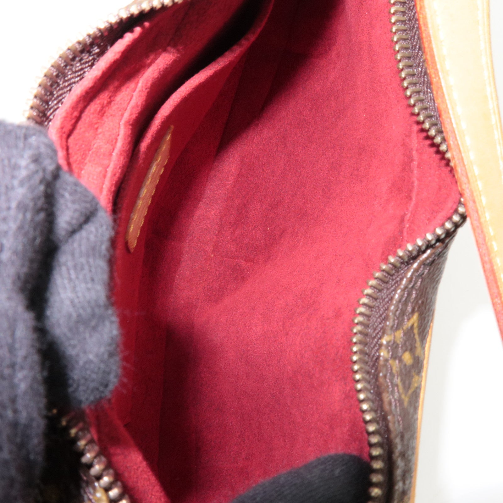 Louis Vuitton Monogram Pochette Croissant Shoulder Bag M51510