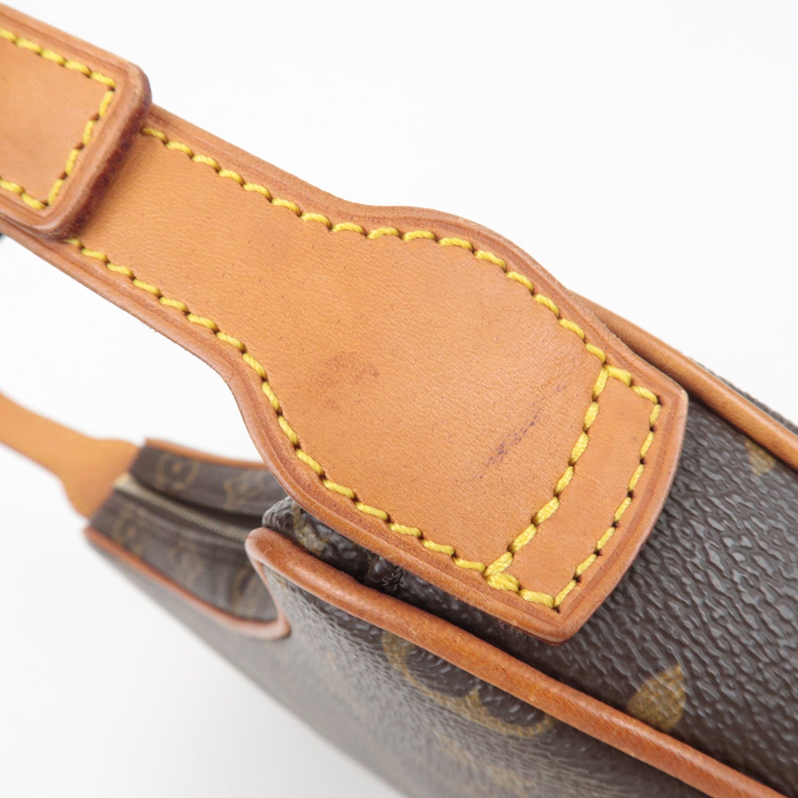 Louis Vuitton Monogram Pochette Croissant Shoulder Bag M51510