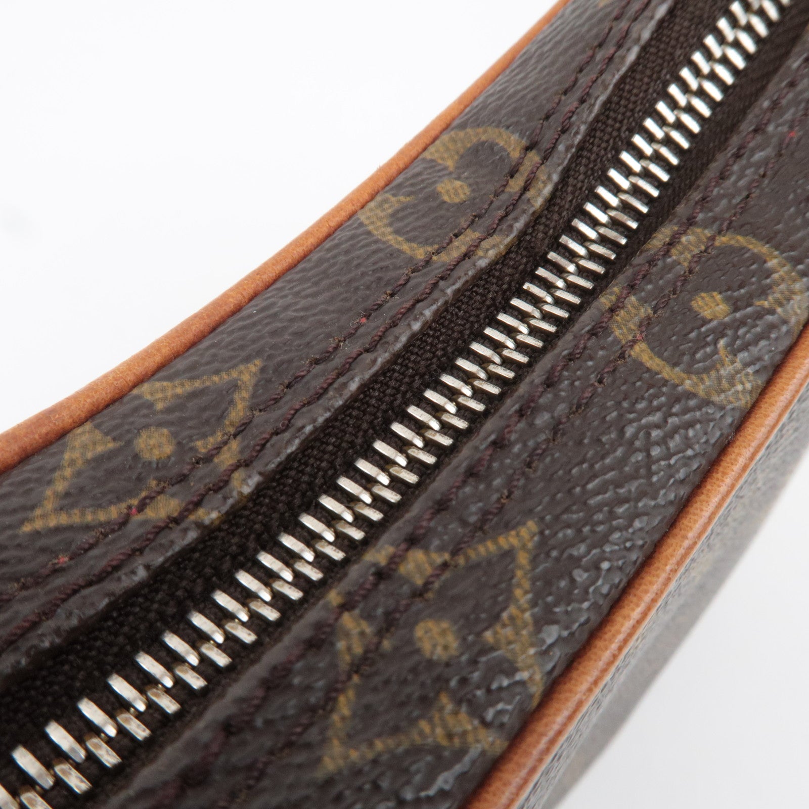 Louis Vuitton Monogram Pochette Croissant Shoulder Bag M51510