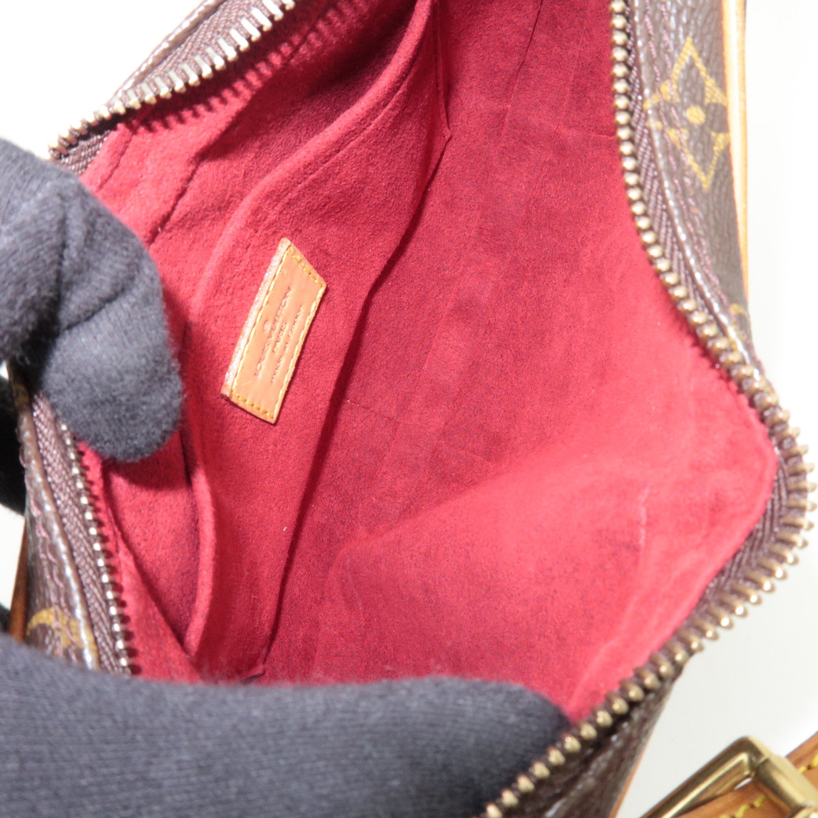 Louis Vuitton Monogram Pochette Croissant Shoulder Bag M51510